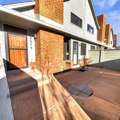 Property photo 1 of 3075 E Long Cir S