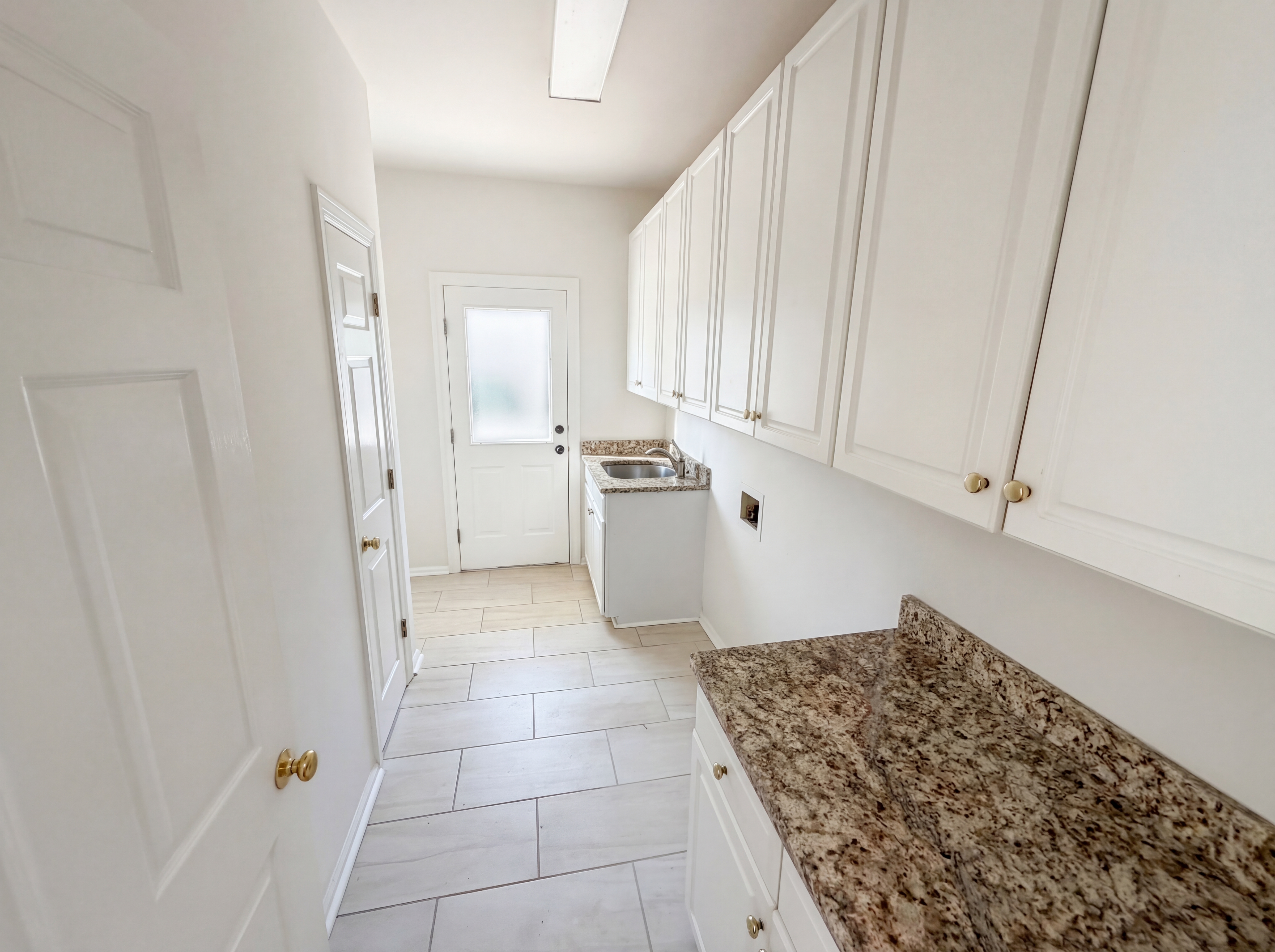 Photo 10 of 25 of 5011 Lake Holw, Douglasville, GA
