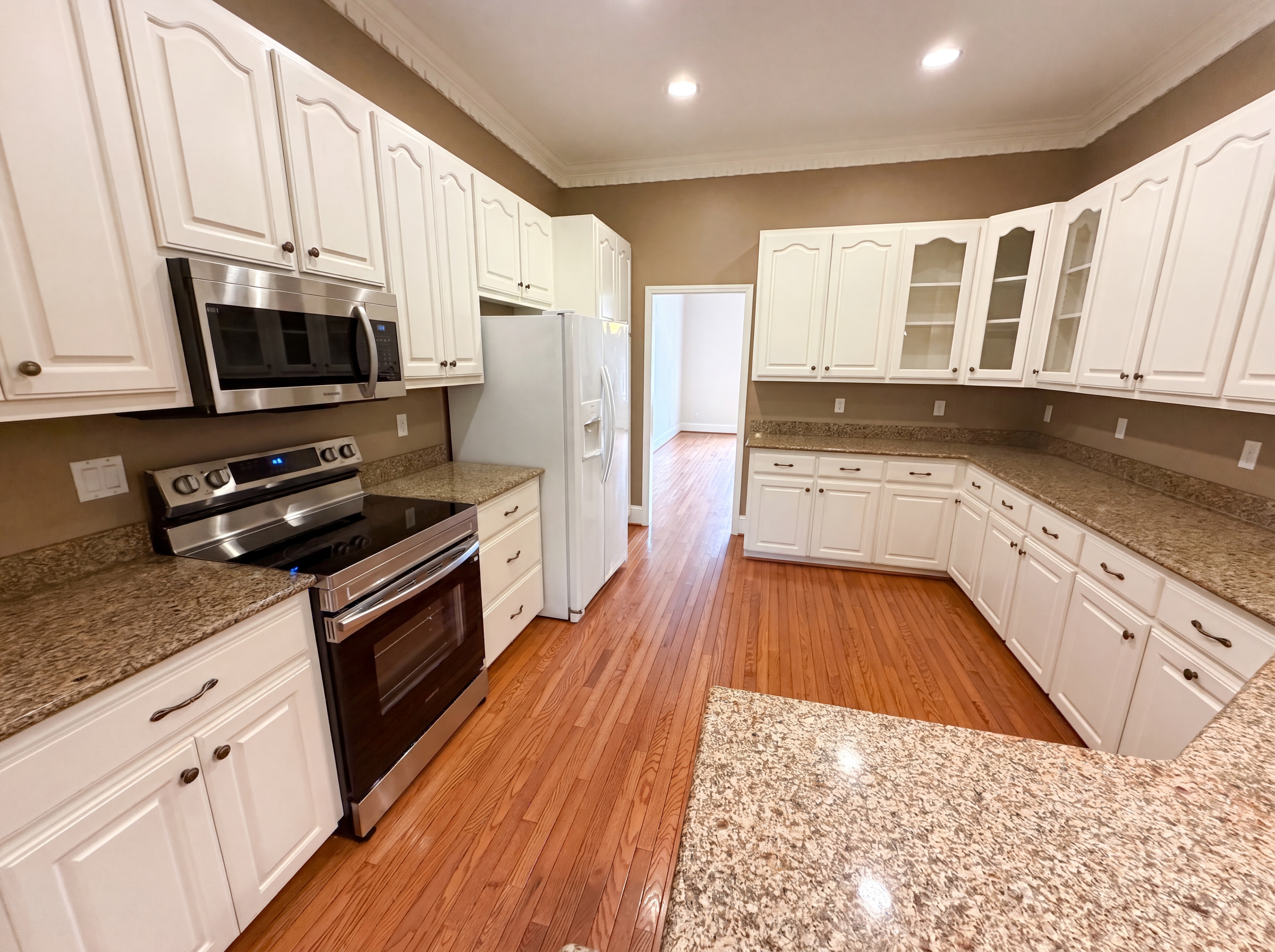 Photo 2 of 28 of 324 S Griffin Mill Ct, Spartanburg, SC