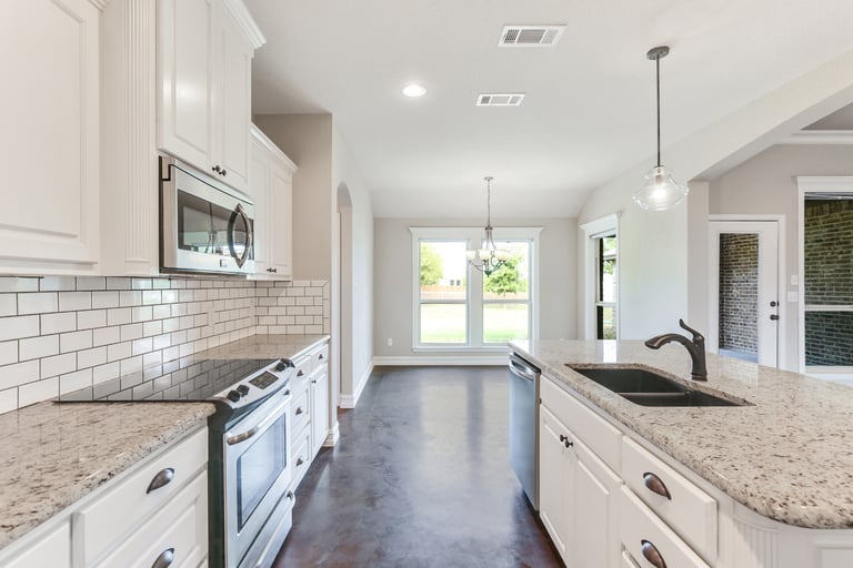 Photo 2 of 25 - 5655 Gebron Ct, Fort Worth, TX 76126