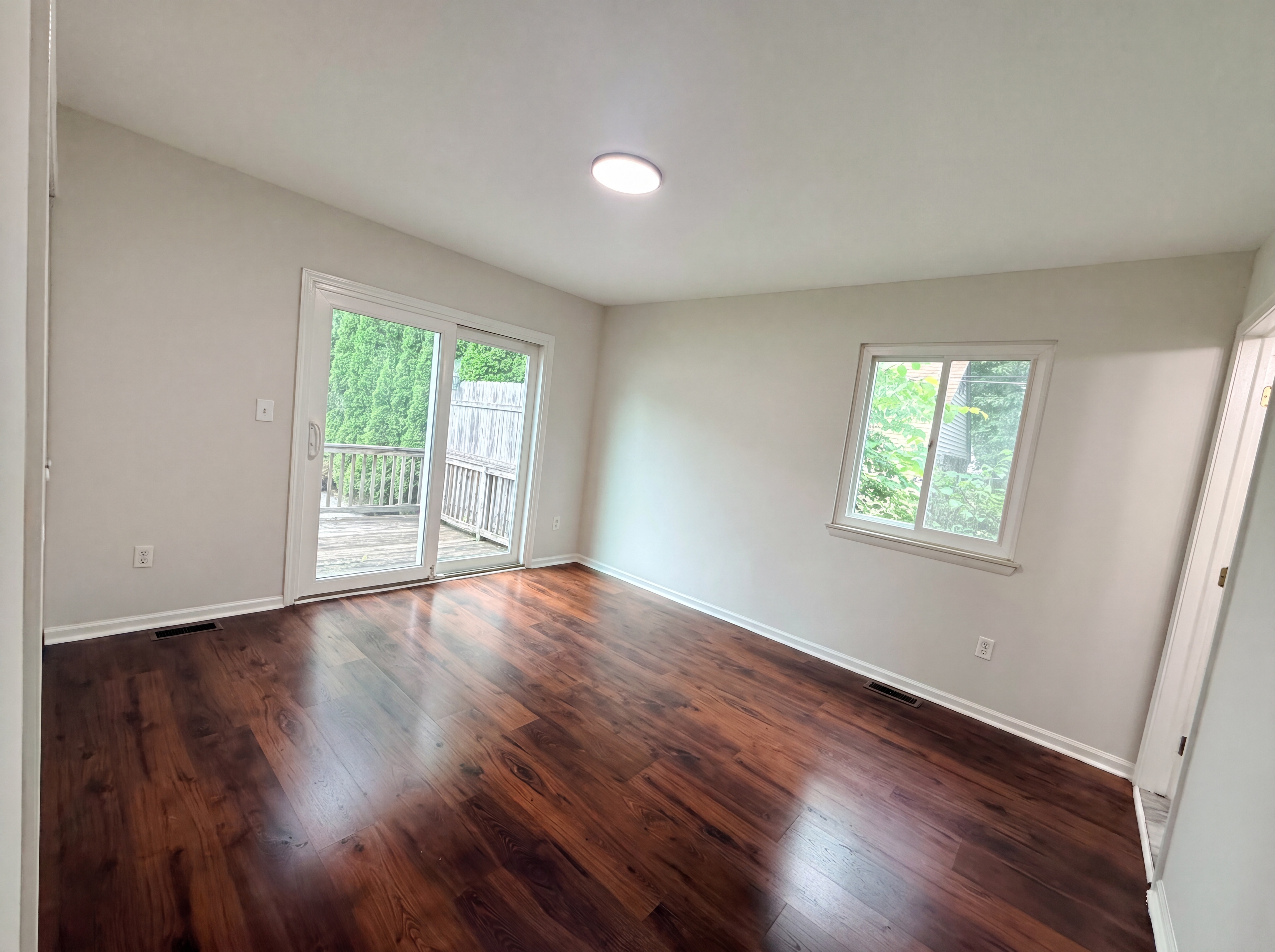 Photo 15 of 19 of 33522 Fernwood St, Westland, MI