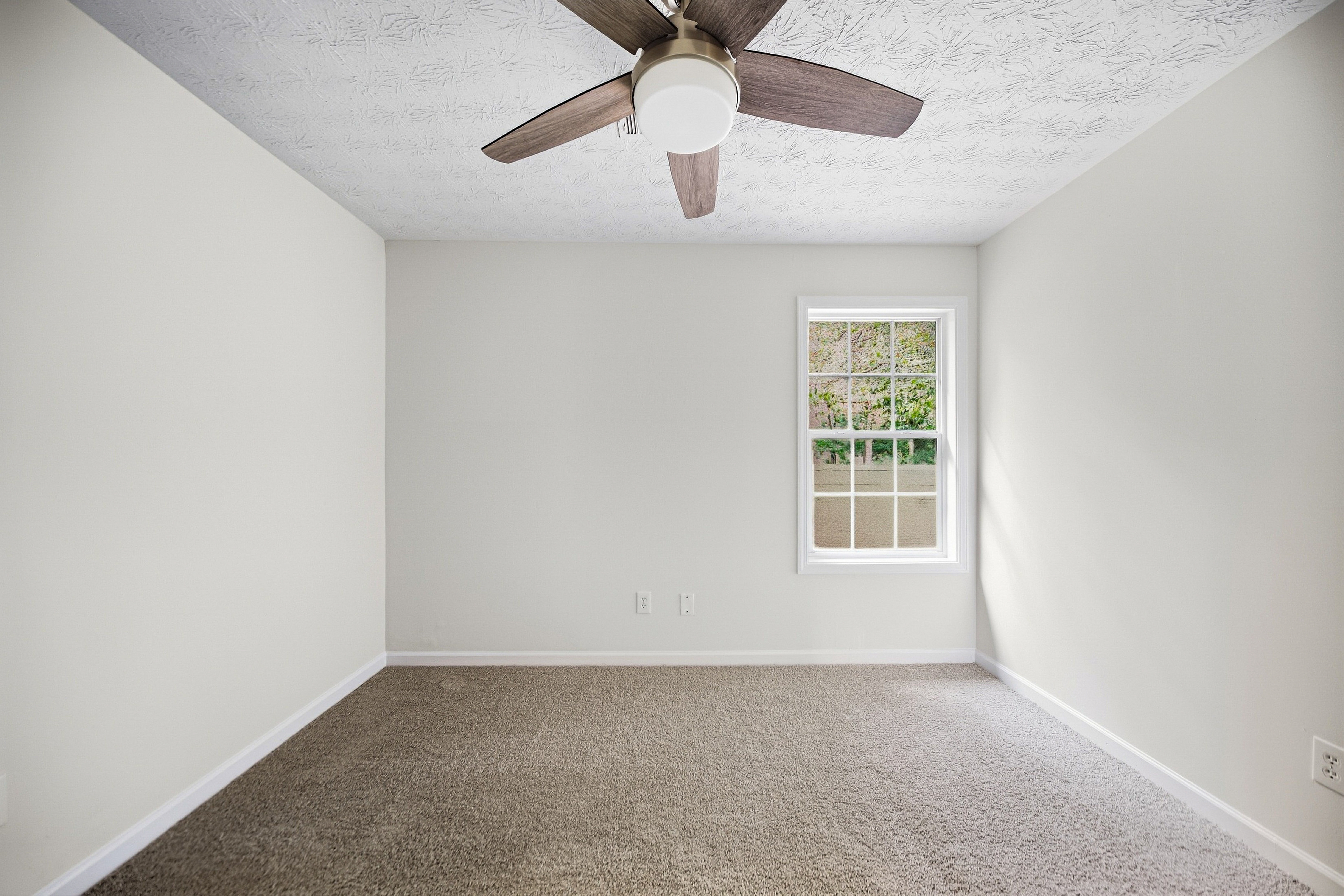 Photo 16 of 31 of 330 Dreamland Ct, Winder, GA