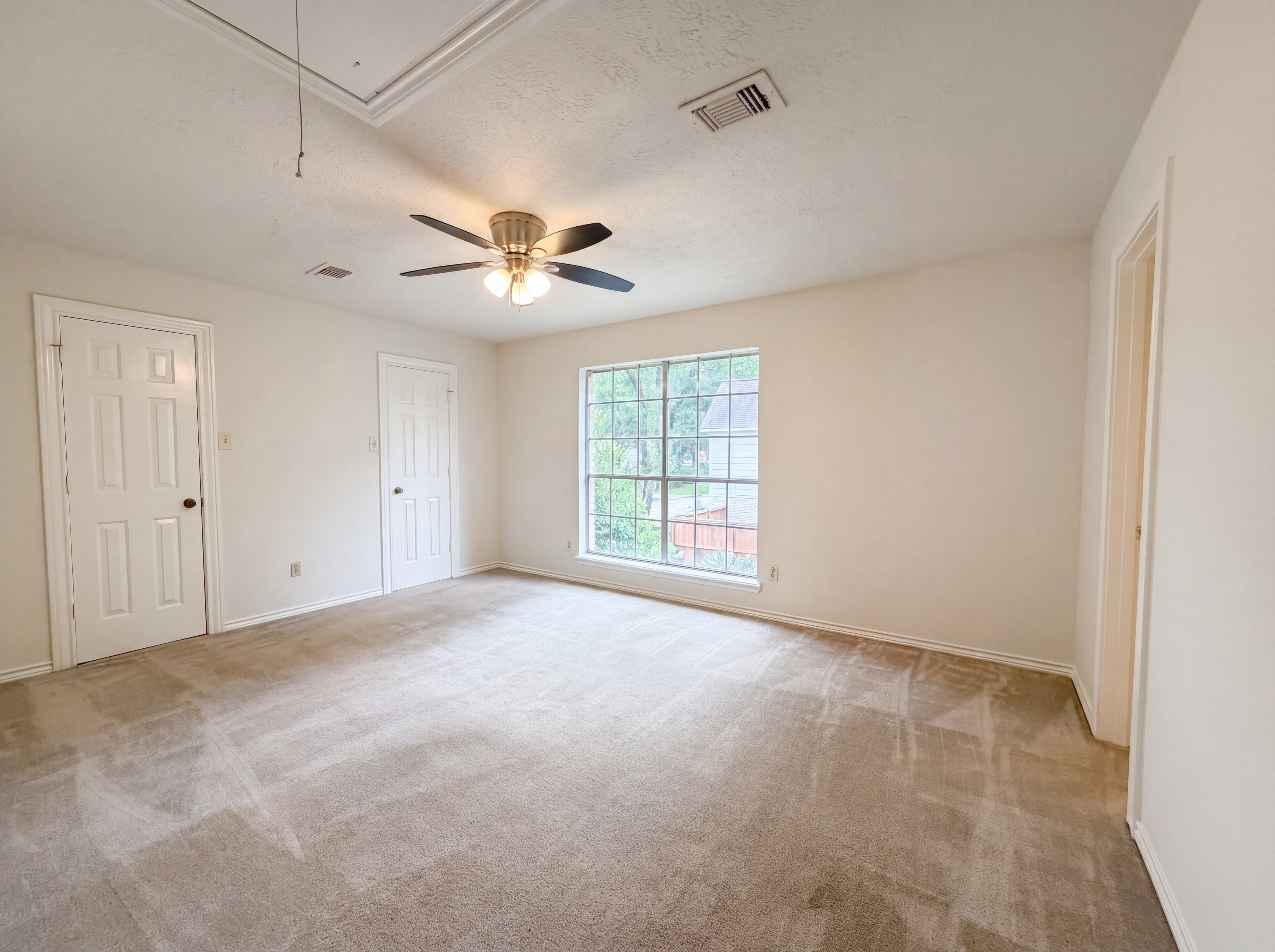 Photo 13 of 27 of 6902 Fawncliff Dr, Houston, TX