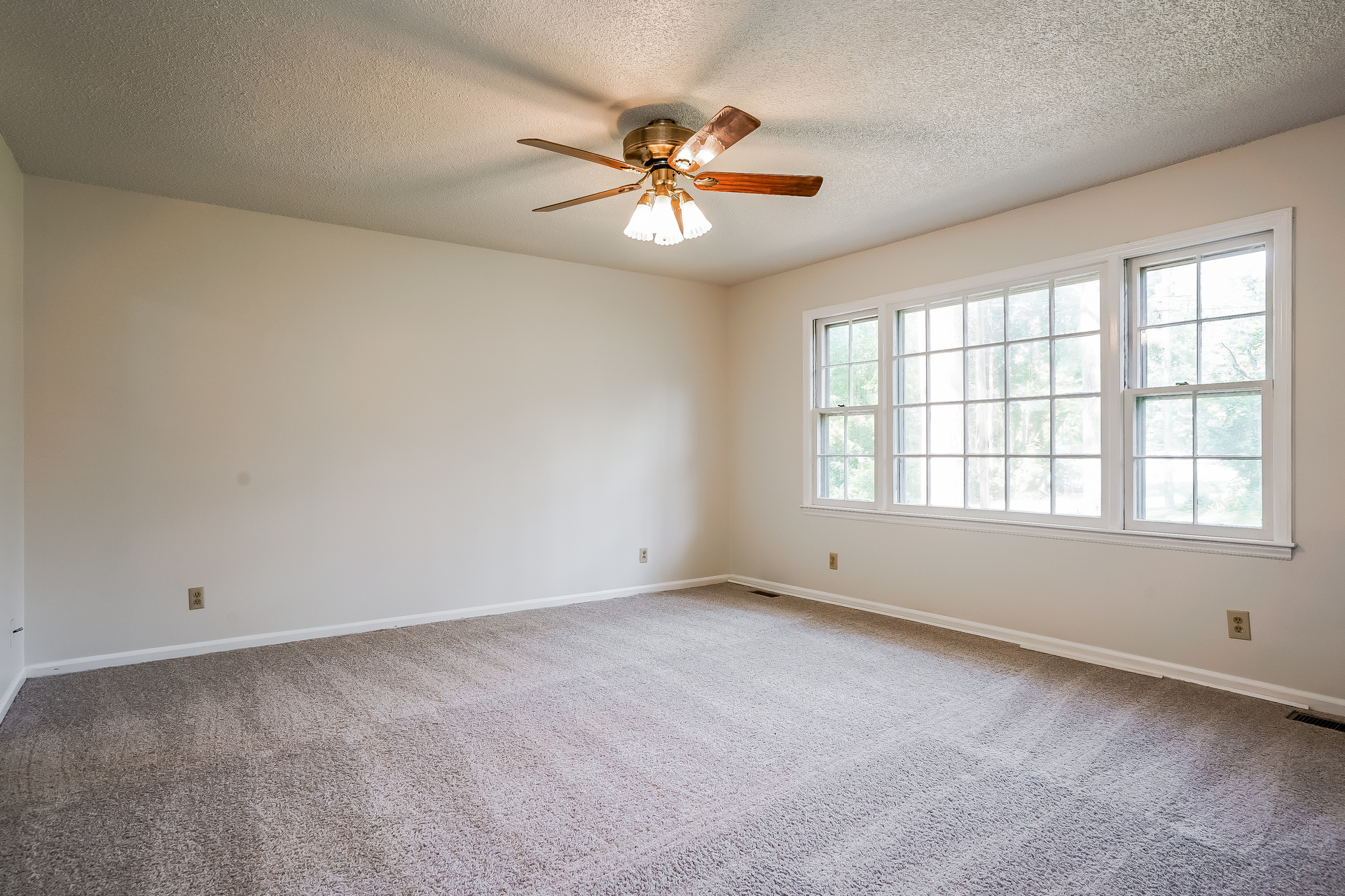 Photo 19 of 22 of 1531 Hamlett Dr, Henderson, NC
