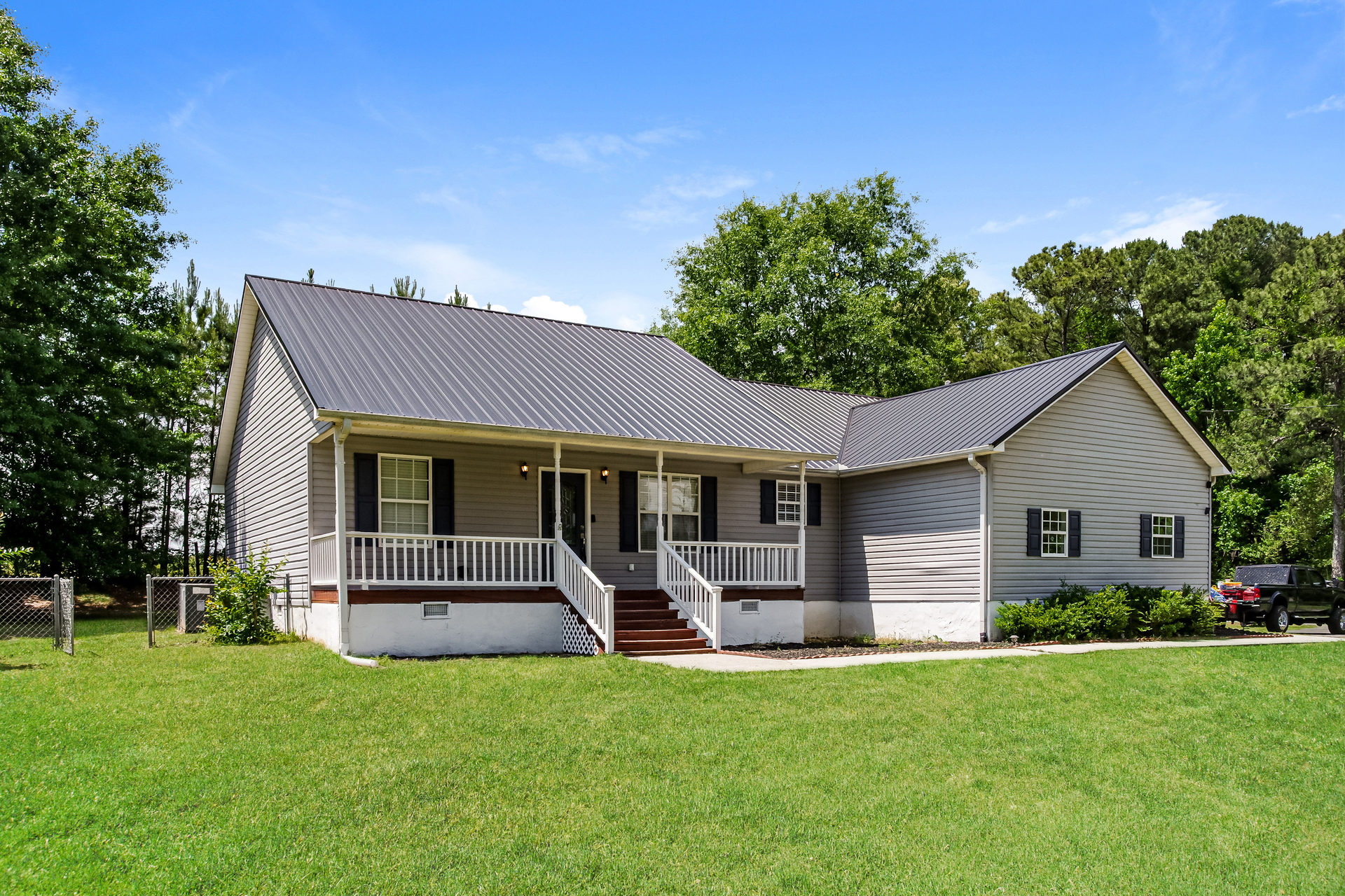 Photo 7 of 21 of 20 Leach Dr, Guntersville, AL