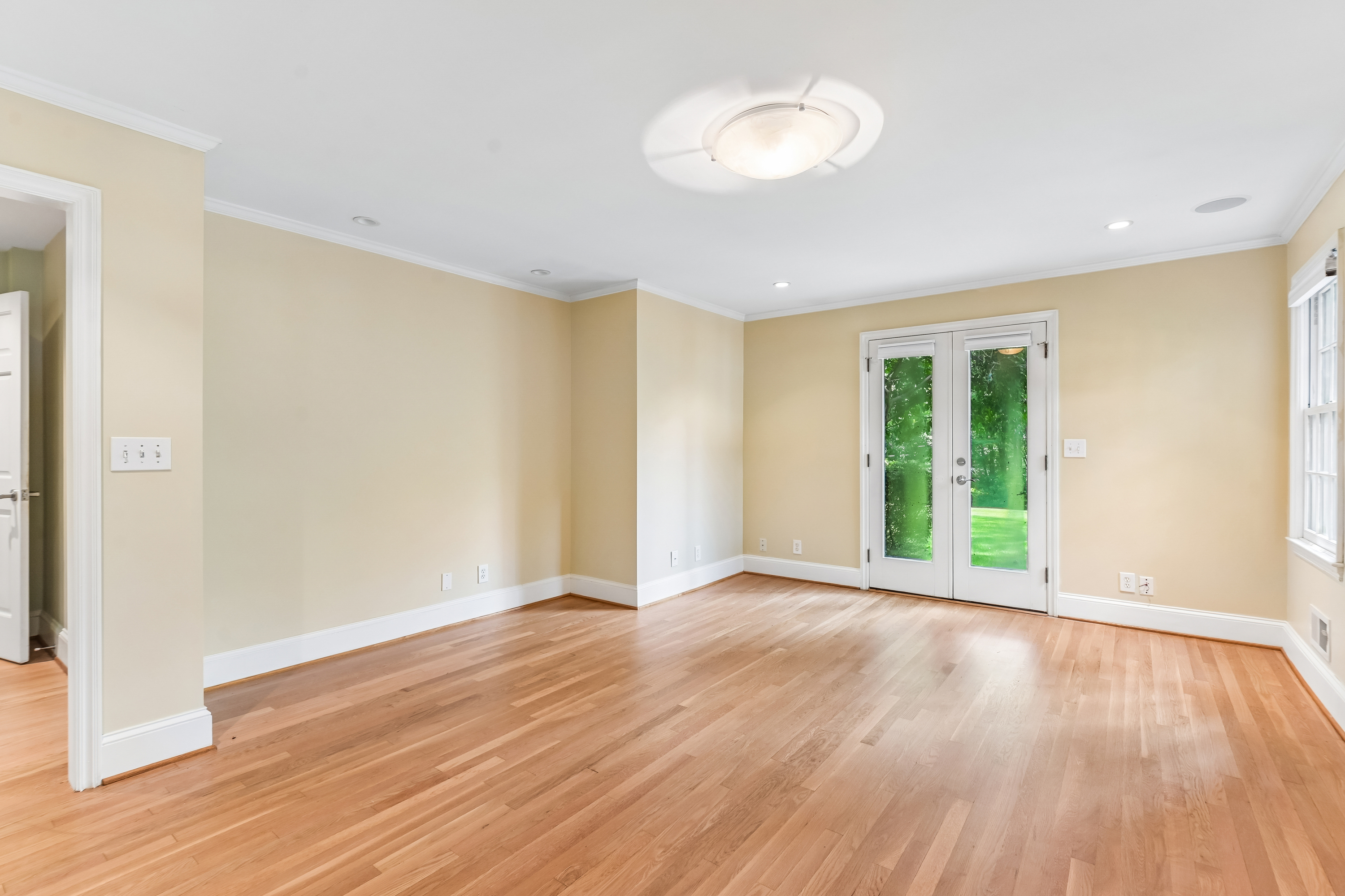 Photo 39 of 87 of 3135 Spalding Dr, Atlanta, GA