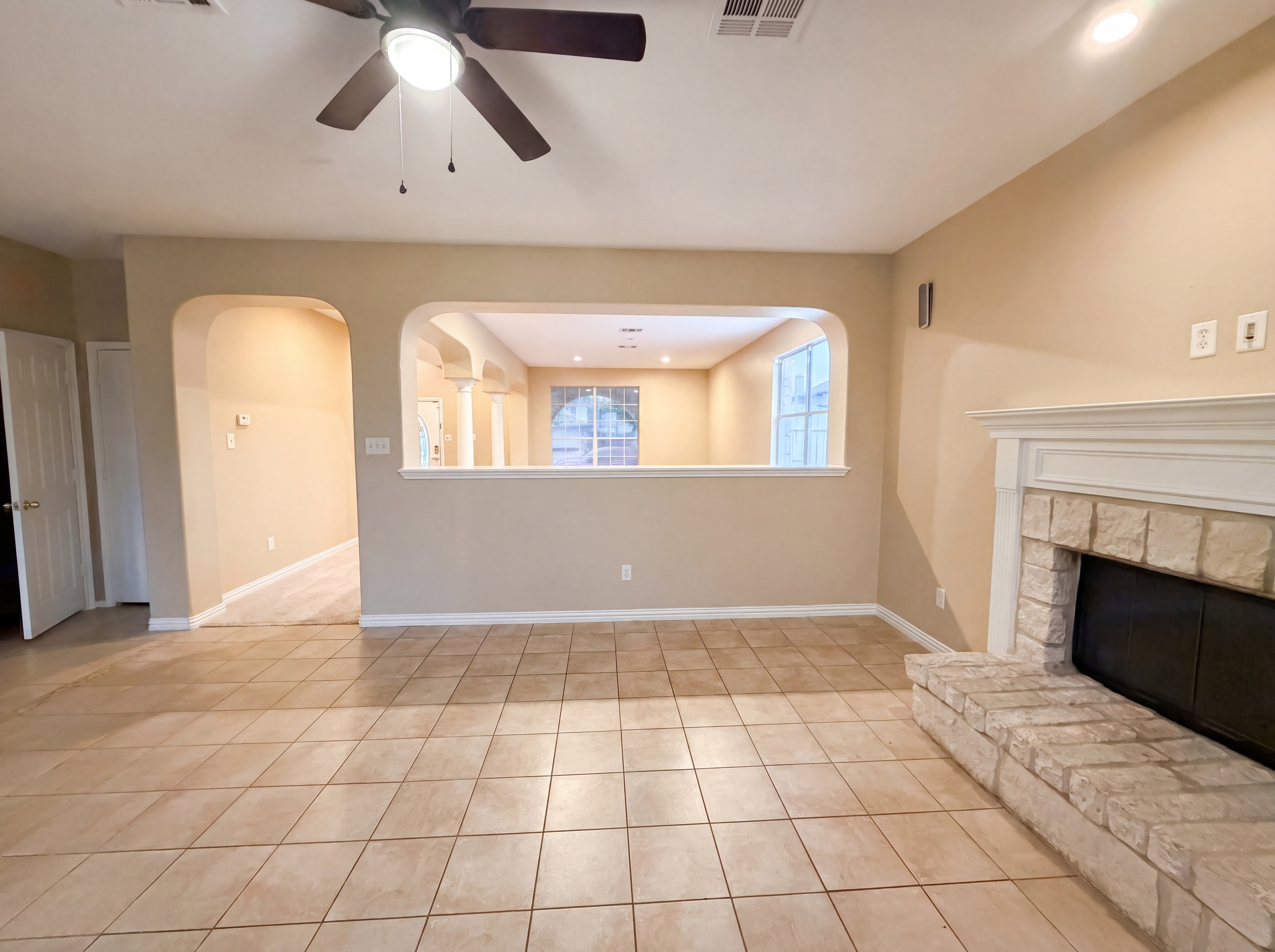 Photo 8 of 21 of 5103 Sydney Harbour Ct, Killeen, TX