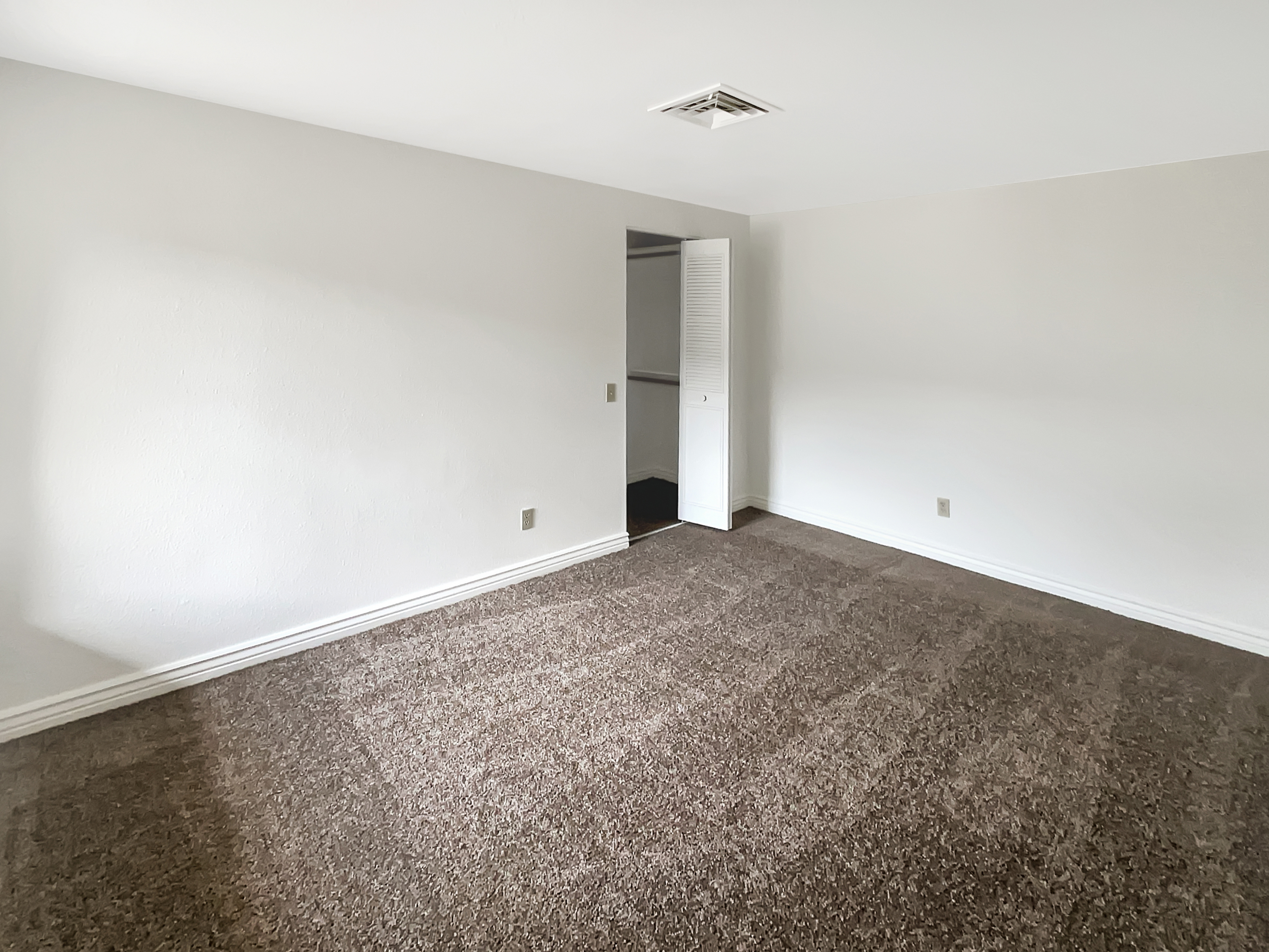 Photo 17 of 19 of 2015 N Villas Ln, Chandler, AZ