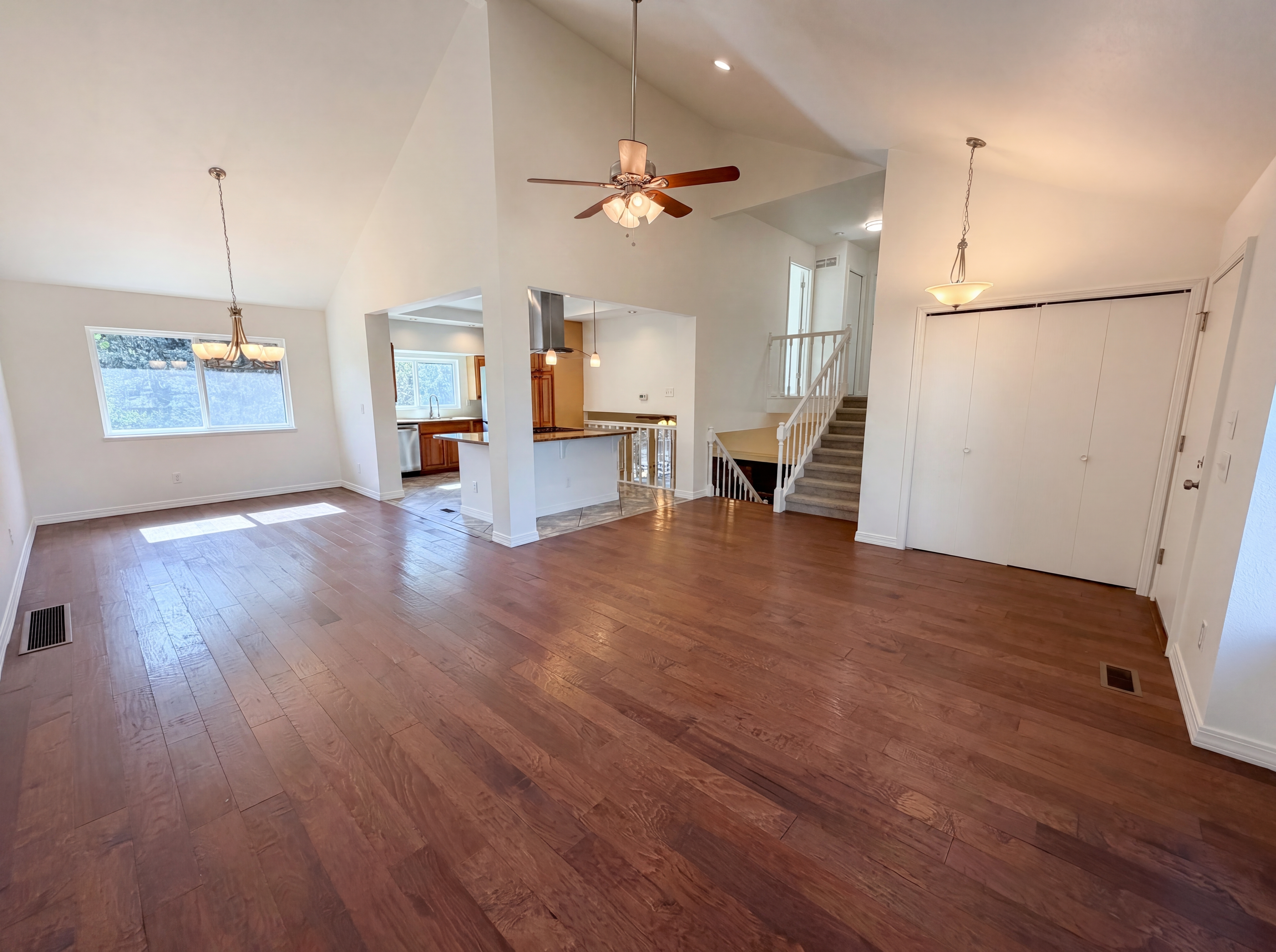 Photo 9 of 42 of 10330 E Weaver Pl, Englewood, CO
