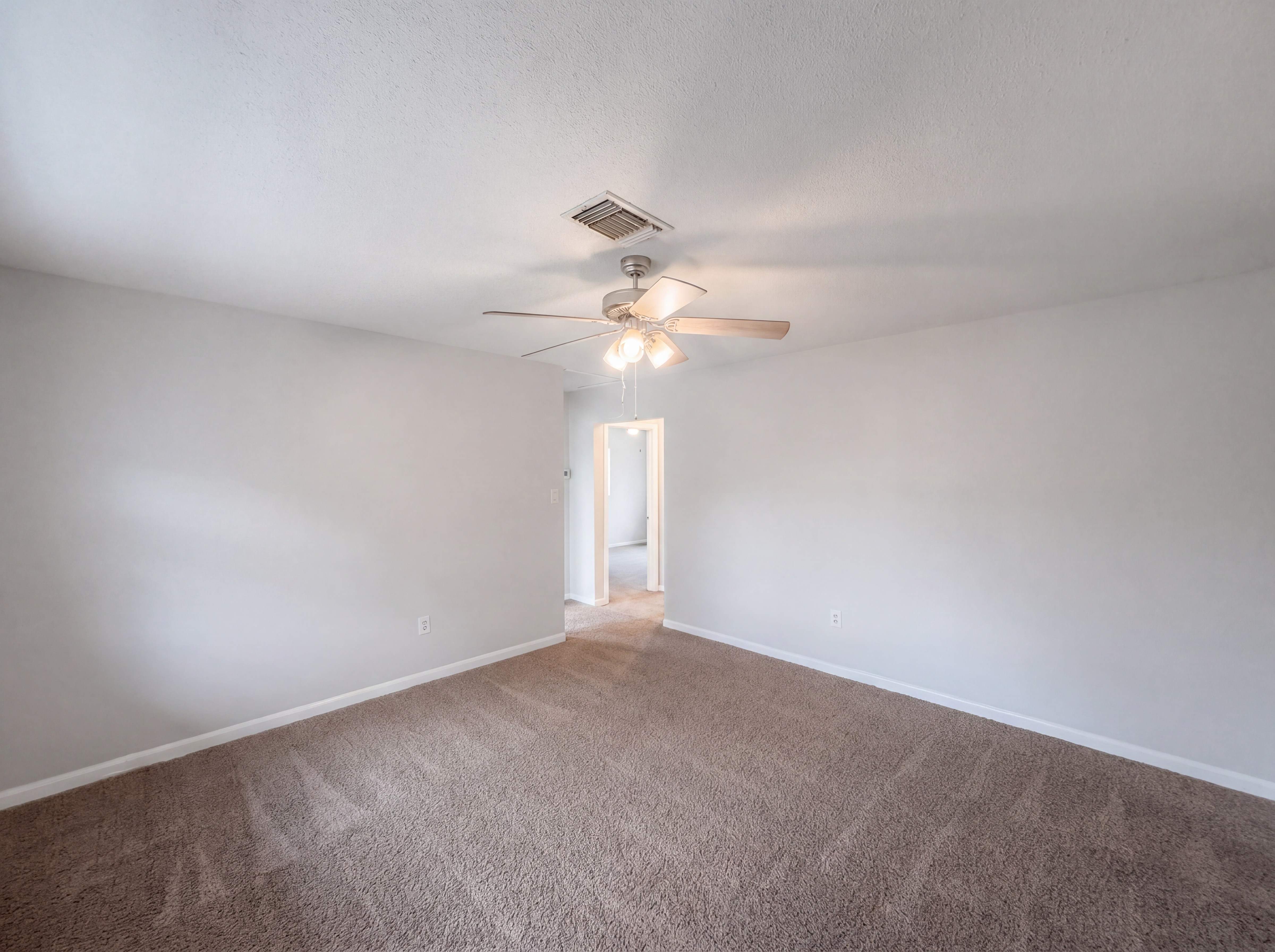 Photo 3 of 18 of 1100 Carefree Cove Dr, Winter Haven, FL