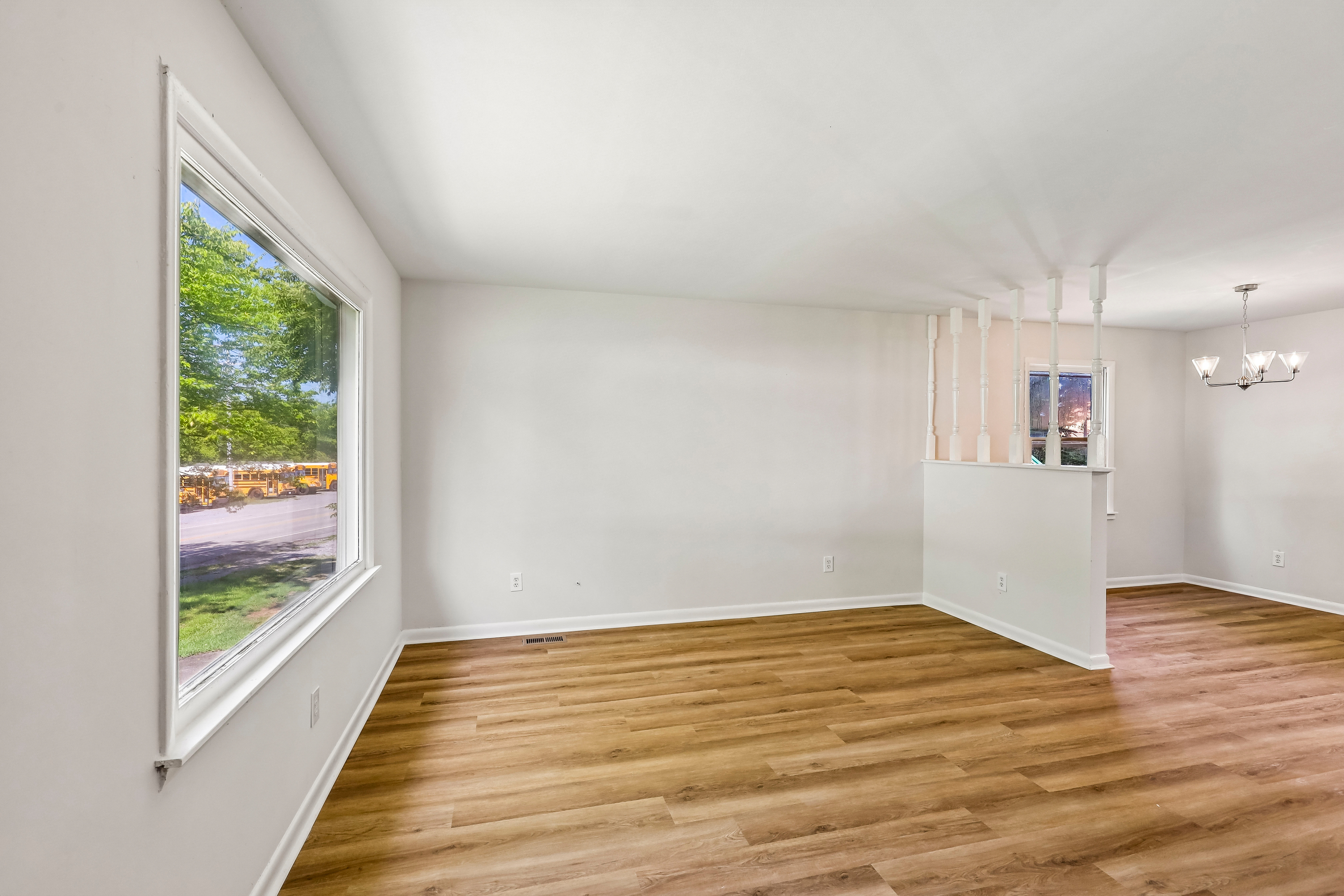 Photo 8 of 23 of 510 W Adams St, Woodbury, TN