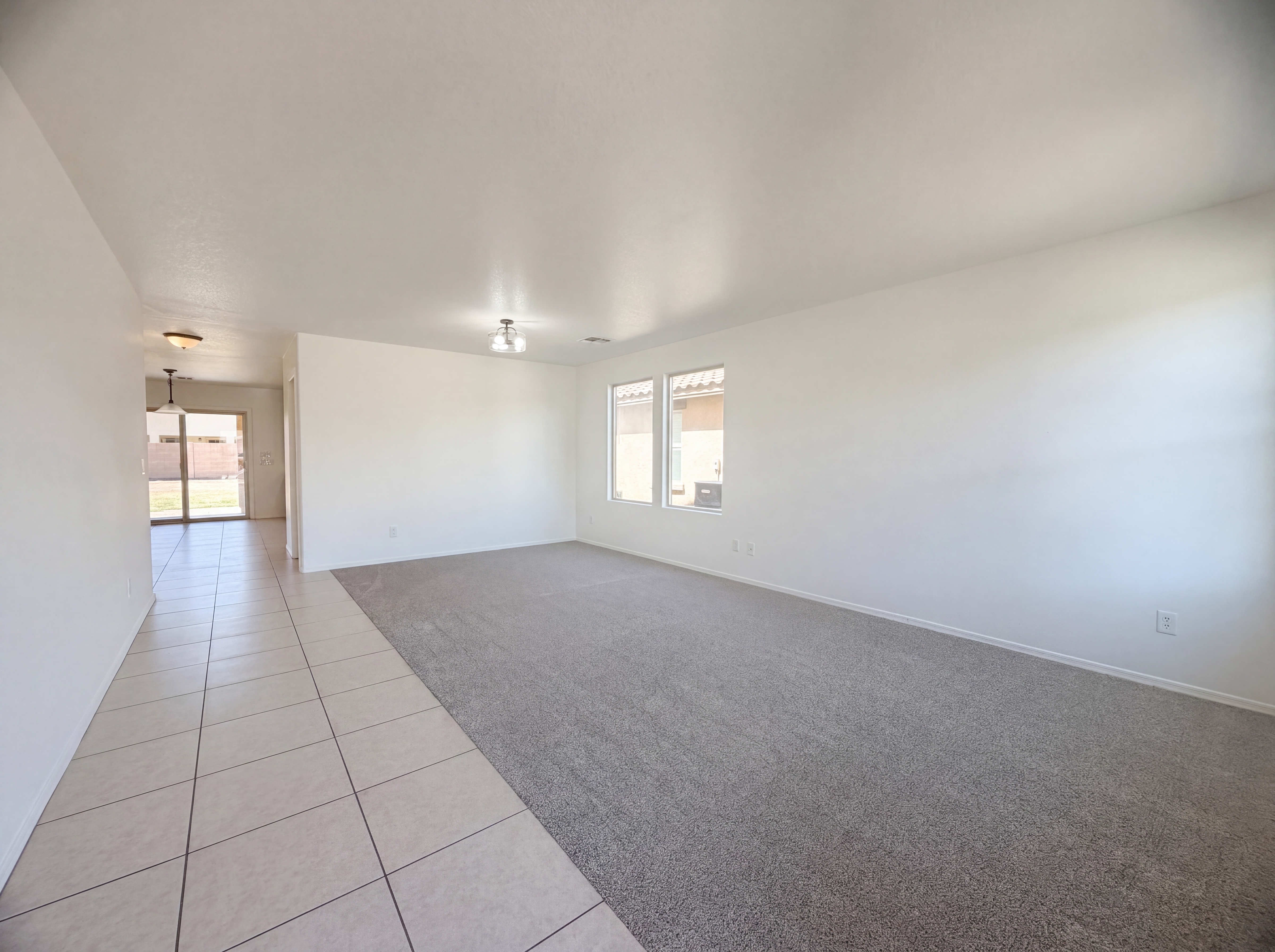 Photo 6 of 18 of 1043 E Daniella Dr, San Tan Valley, AZ