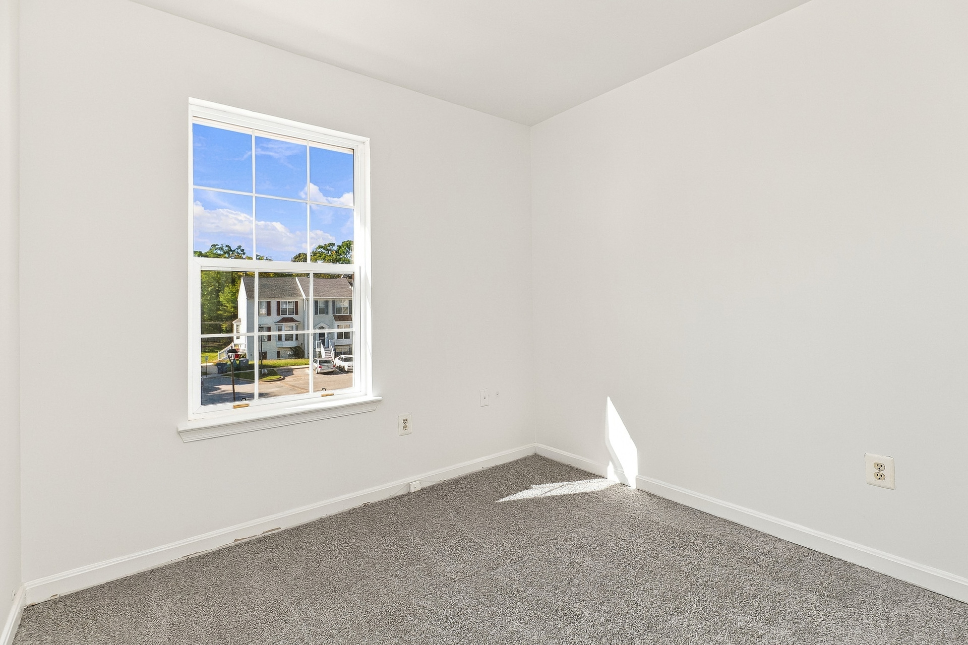Photo 13 of 23 of 4042 Tahoe Pl, White Plains, MD
