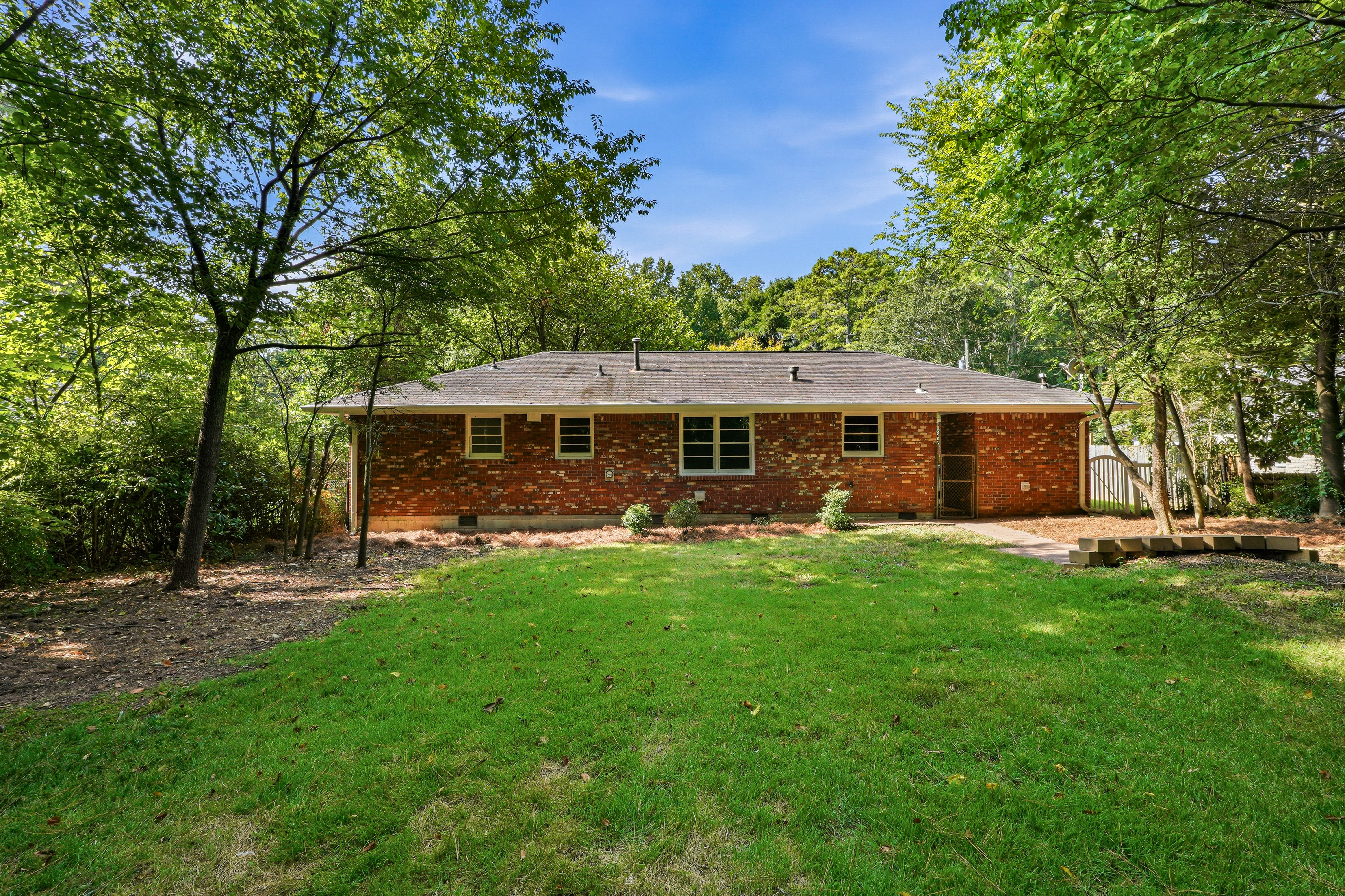 Photo 5 of 25 of 3673 Canadian Way, Tucker, GA