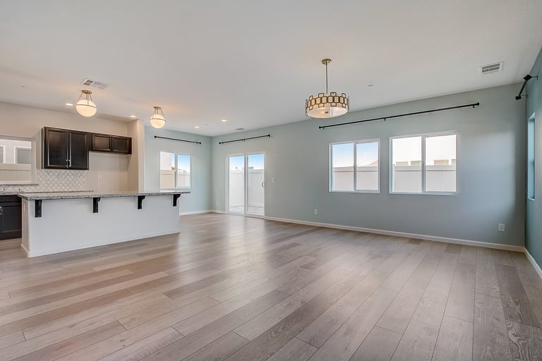 Photo 6 of 30 - 1321 Harvest Glen Way, Sacramento, CA 95834