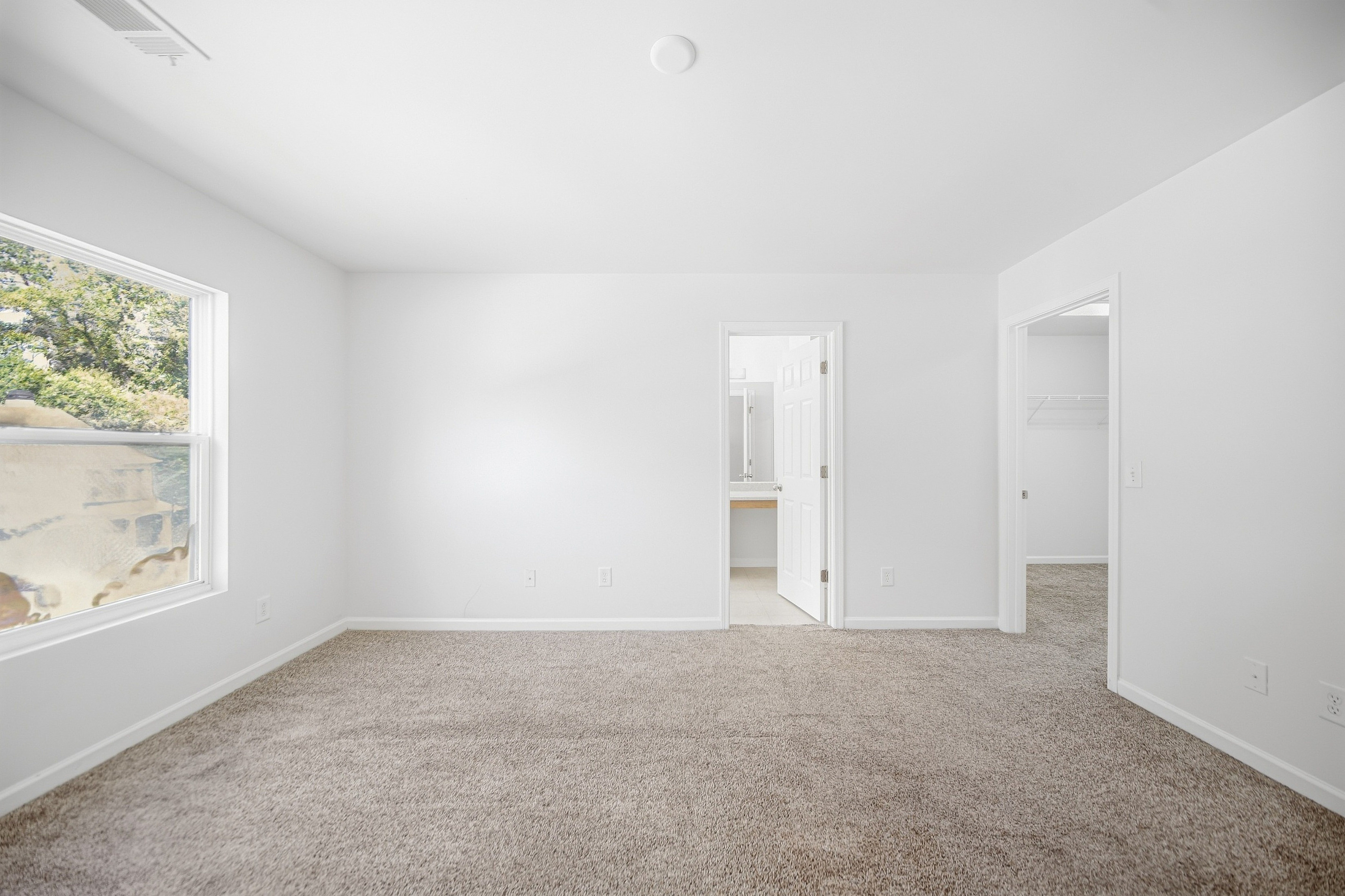 Photo 8 of 22 of 3318 Fernview Dr, Lawrenceville, GA