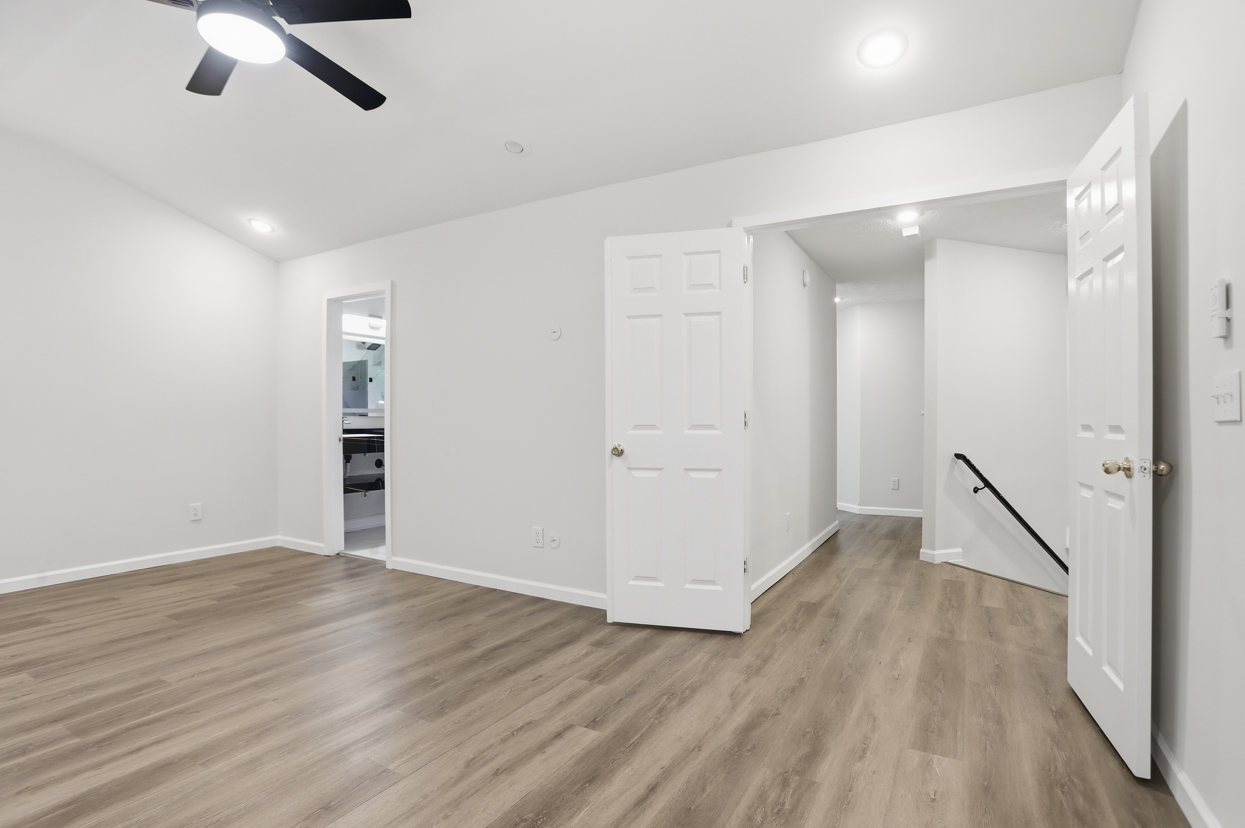 Photo 14 of 34 of 3566 Dyer Parke Ln SW, Marietta, GA