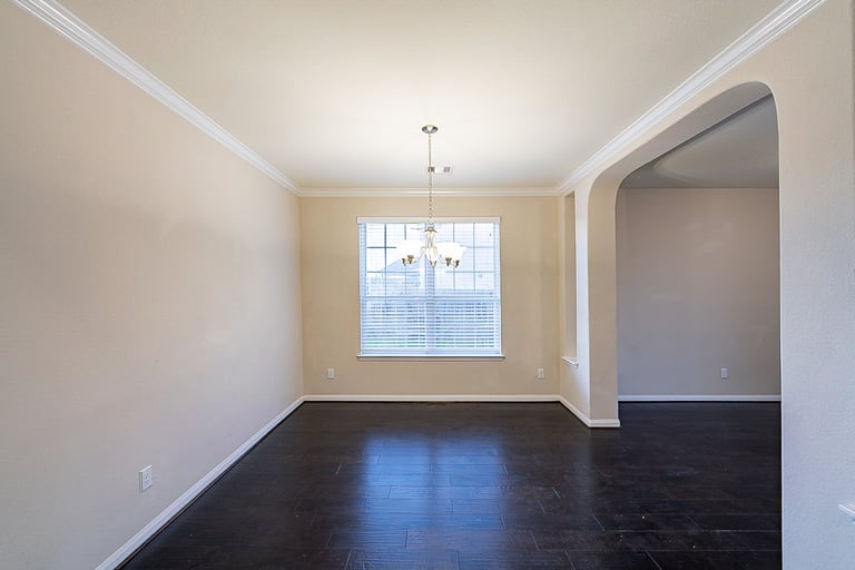 Photo 16 of 34 - 2208 Hannah Creek Ct, Houston, TX 77089