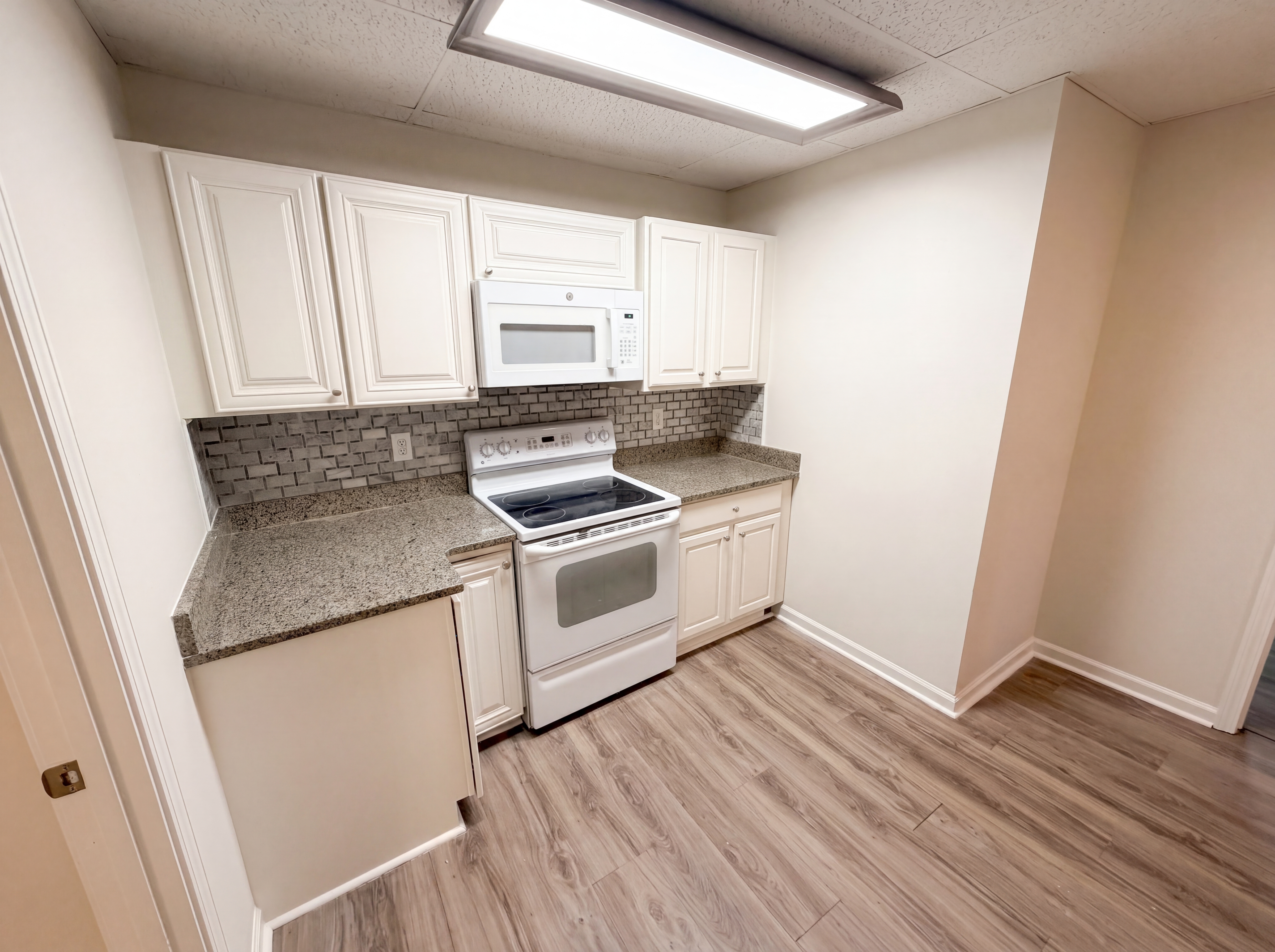 Photo 10 of 82 of 724 Beacon Cv, Lawrenceville, GA