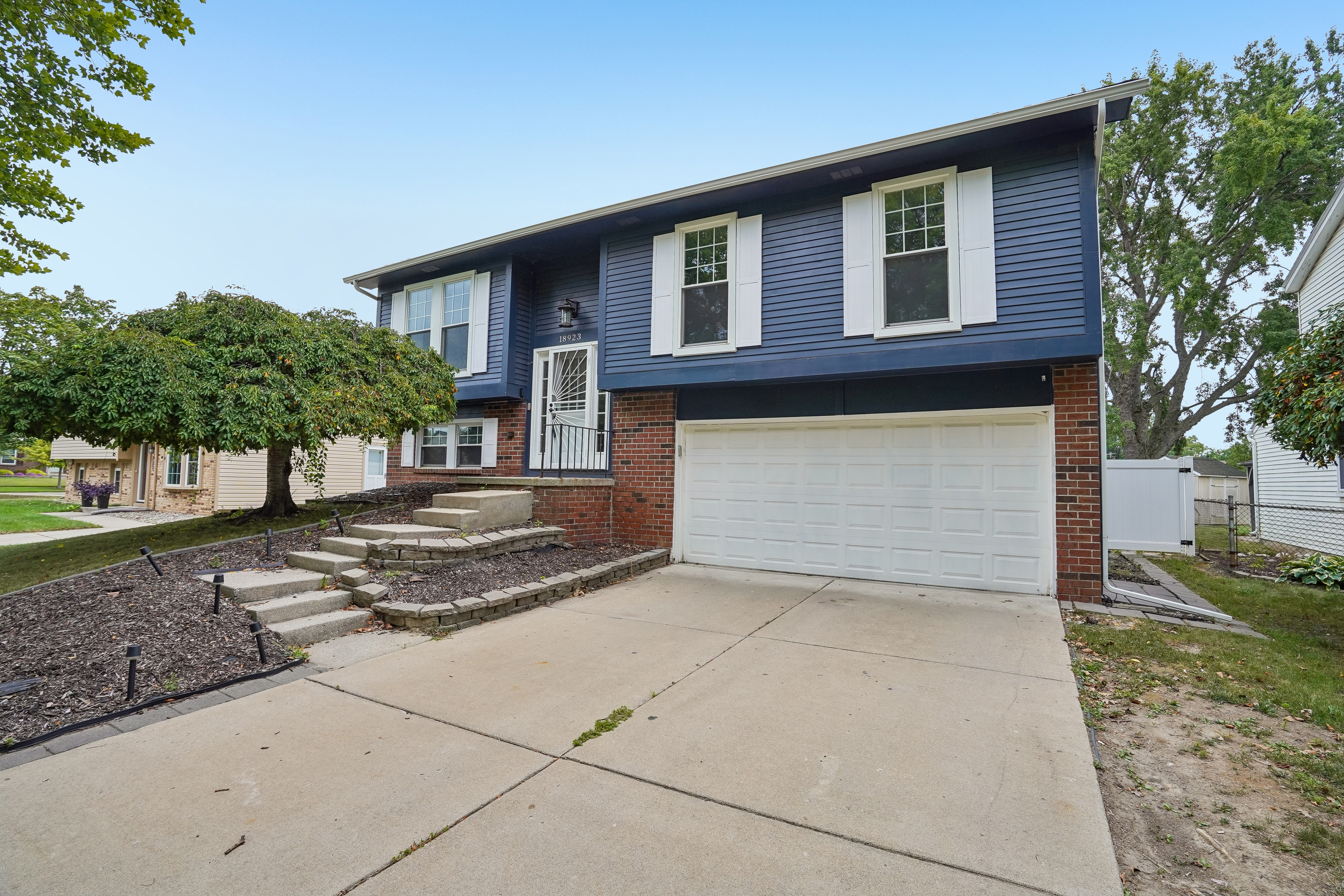 Photo 33 of 37 of 18923 Orleans Pl, Woodhaven, MI