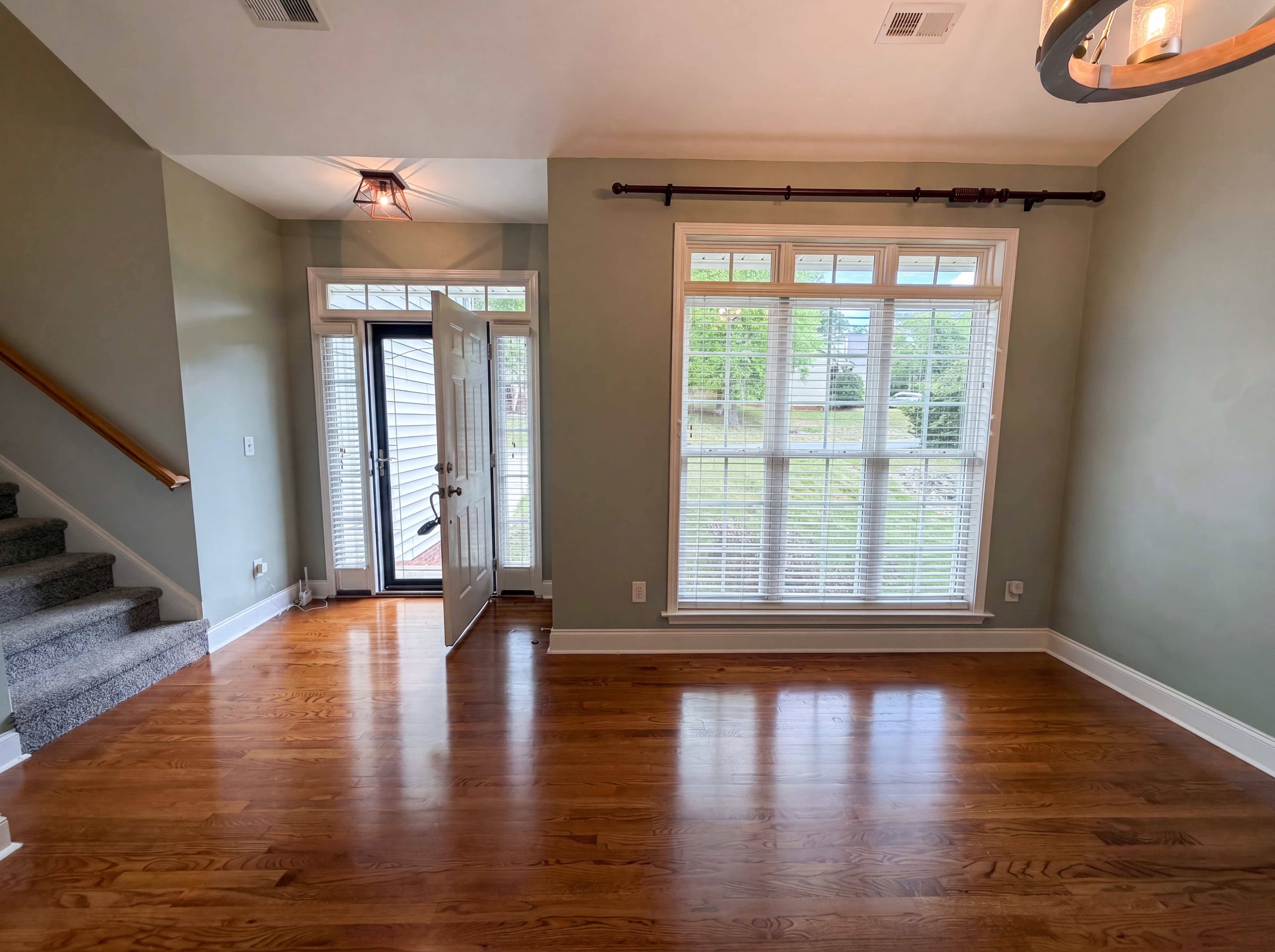 Photo 8 of 21 of 319 Beacon Hills Dr, Gastonia, NC