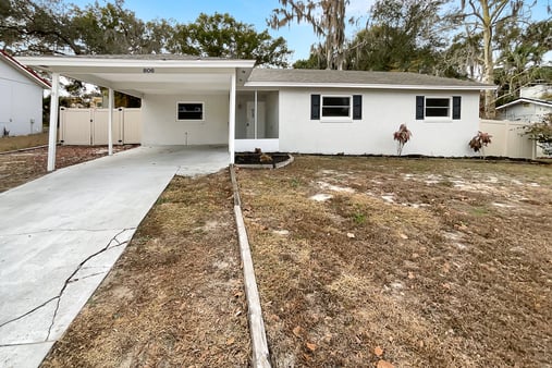 Photo 1 of 21 of 806 Wedgewood Dr, Mount Dora, FL