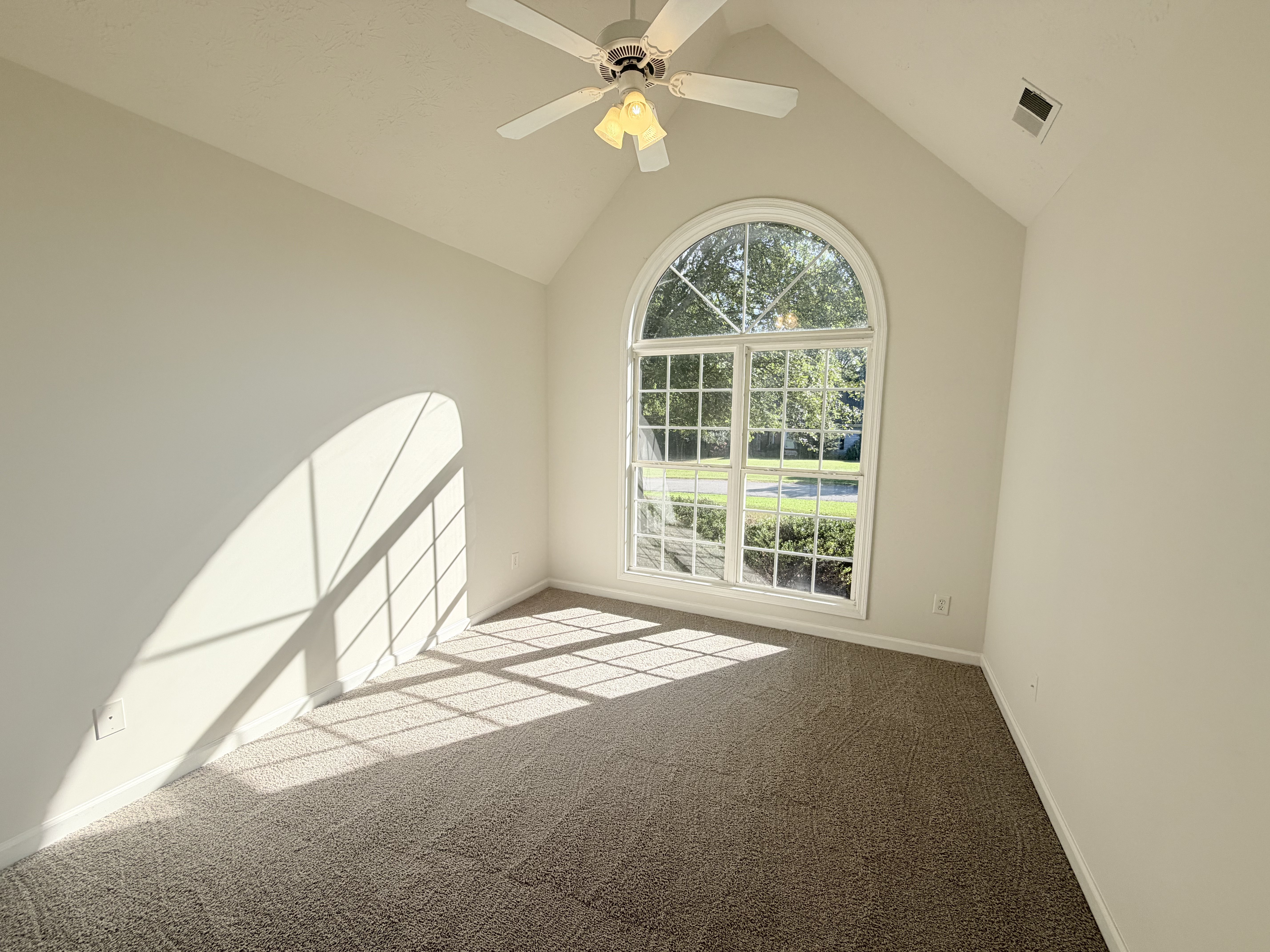Photo 11 of 24 of 2050 Windfield Dr, Monroe, GA