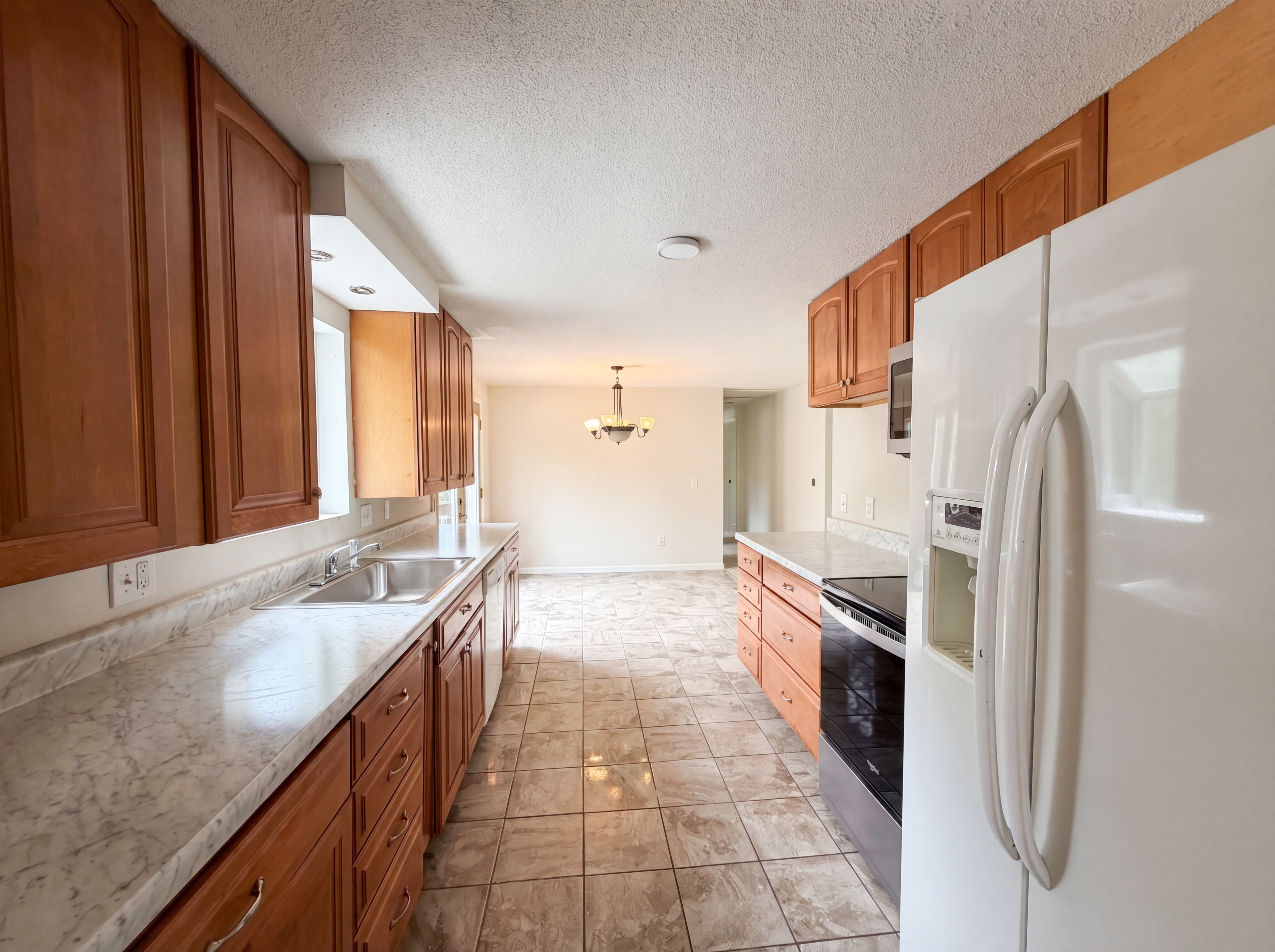 Photo 7 of 19 of 14326 Spring Dr, De Soto, MO