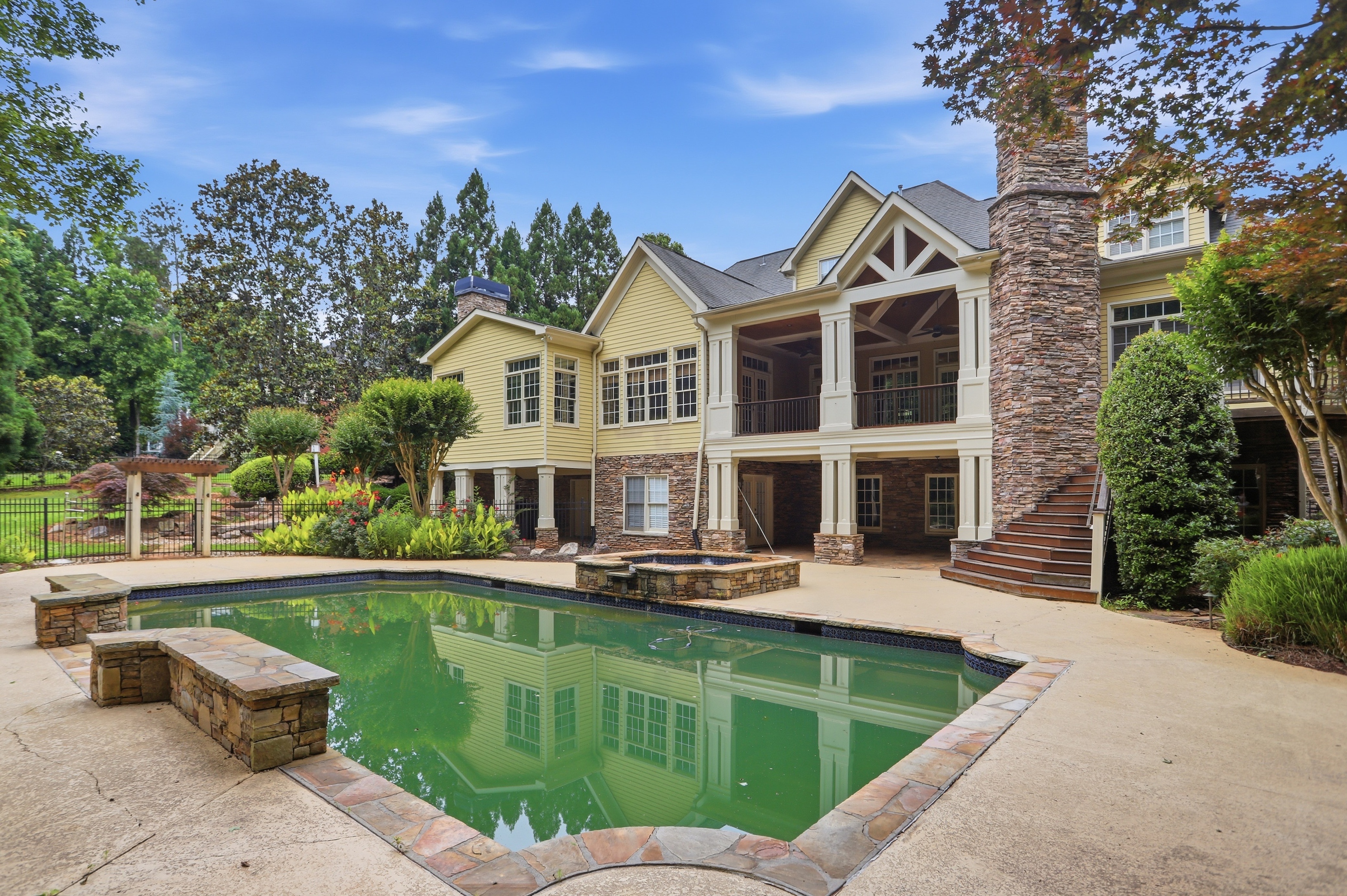Photo 5 of 62 of 900 Treyburn Run, Alpharetta, GA
