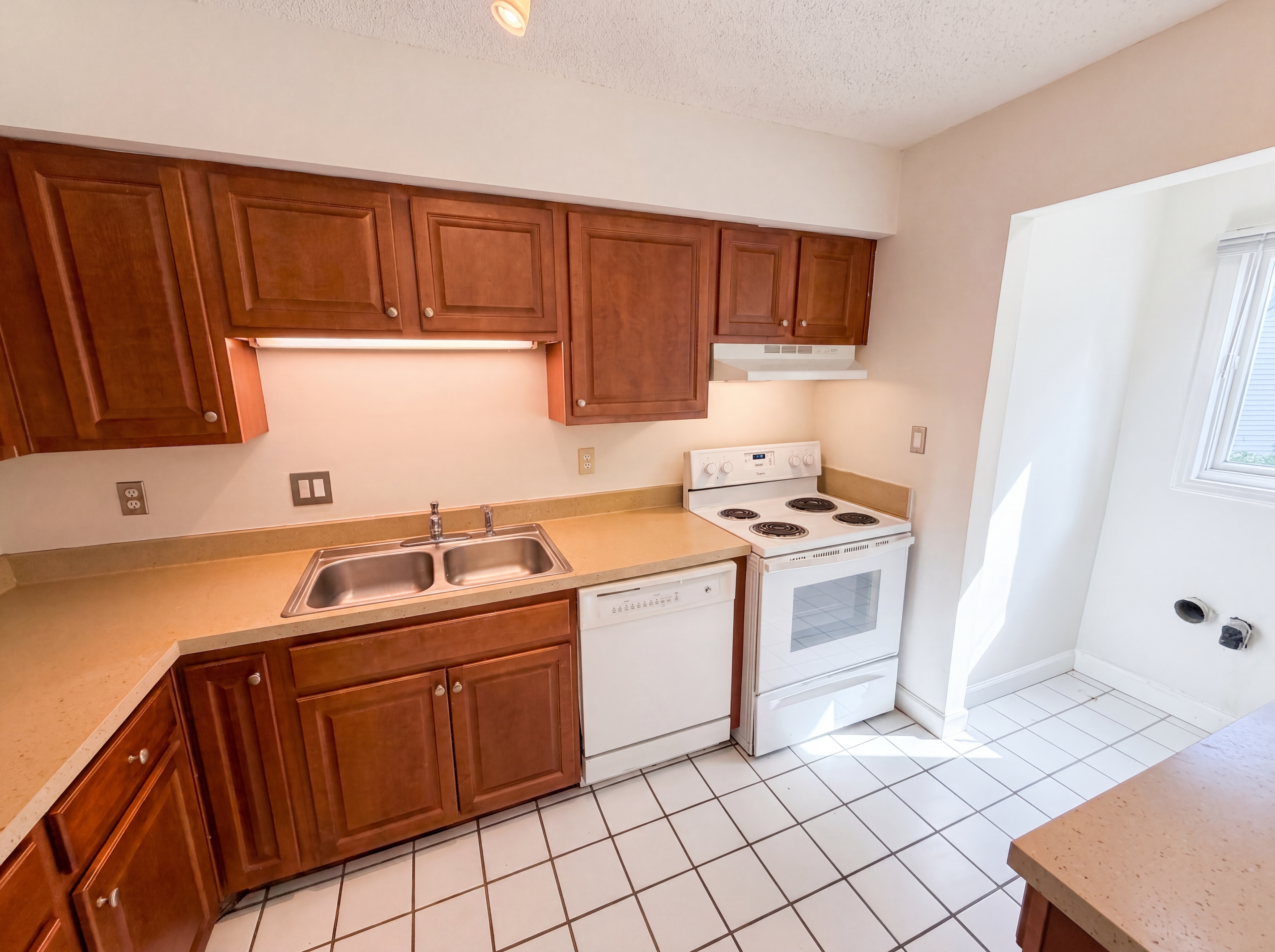 Photo 11 of 20 of 2020 Stoney Point Ln, Charlotte, NC