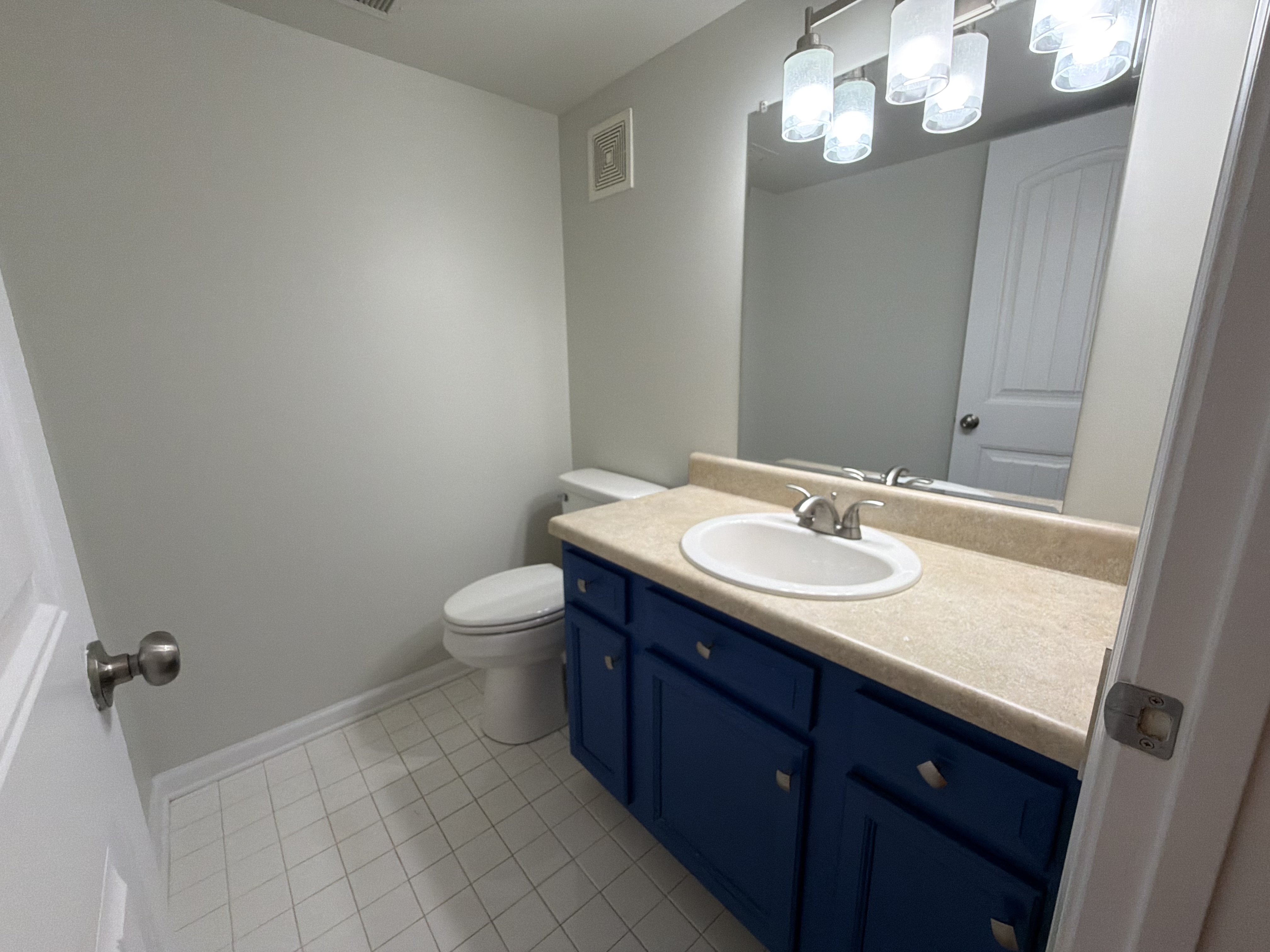 Photo 14 of 17 of 1021 Heritage Dr, Madison, TN