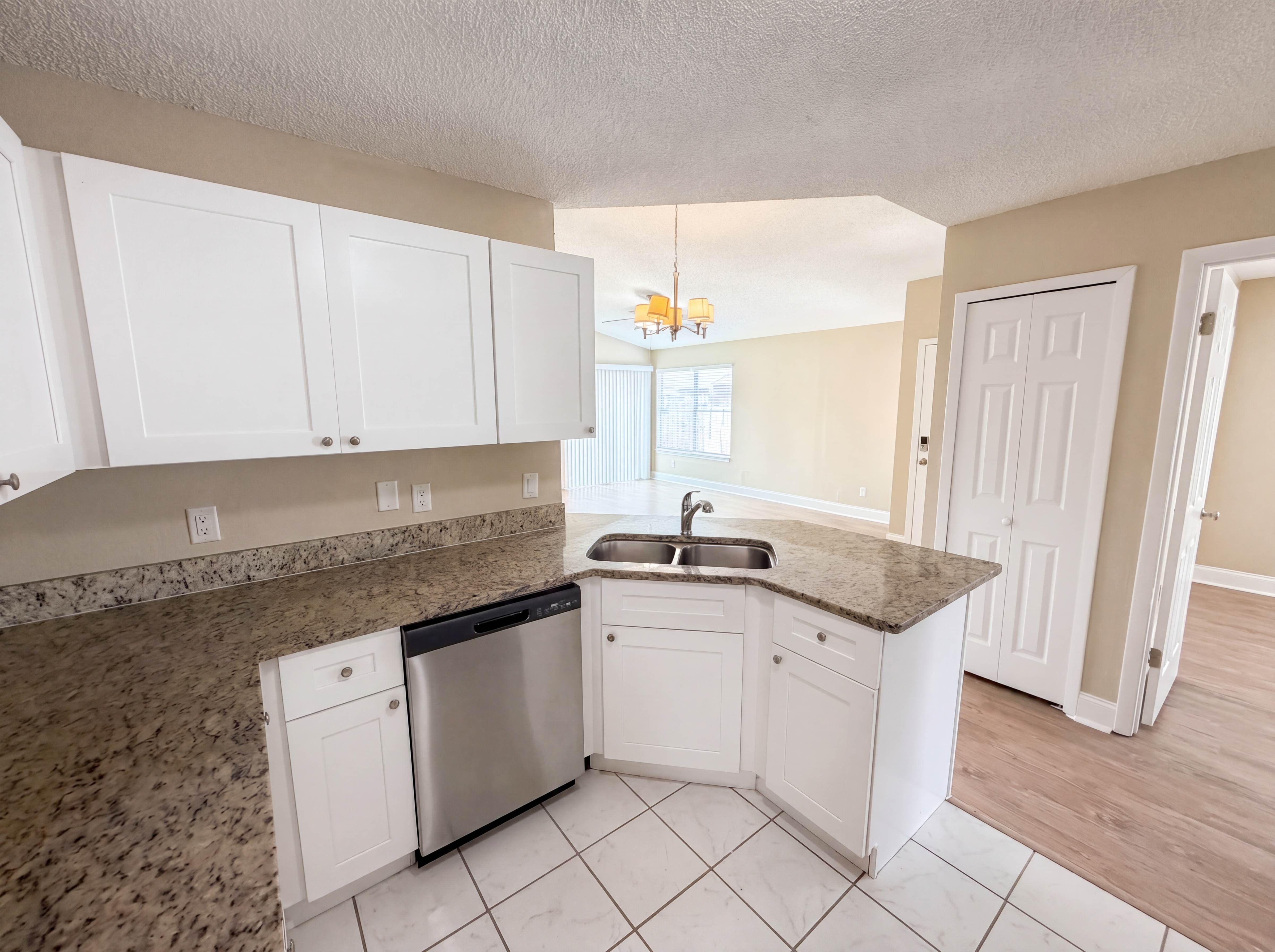 Photo 2 of 25 of 5447 Blueberry Dr, Orlando, FL