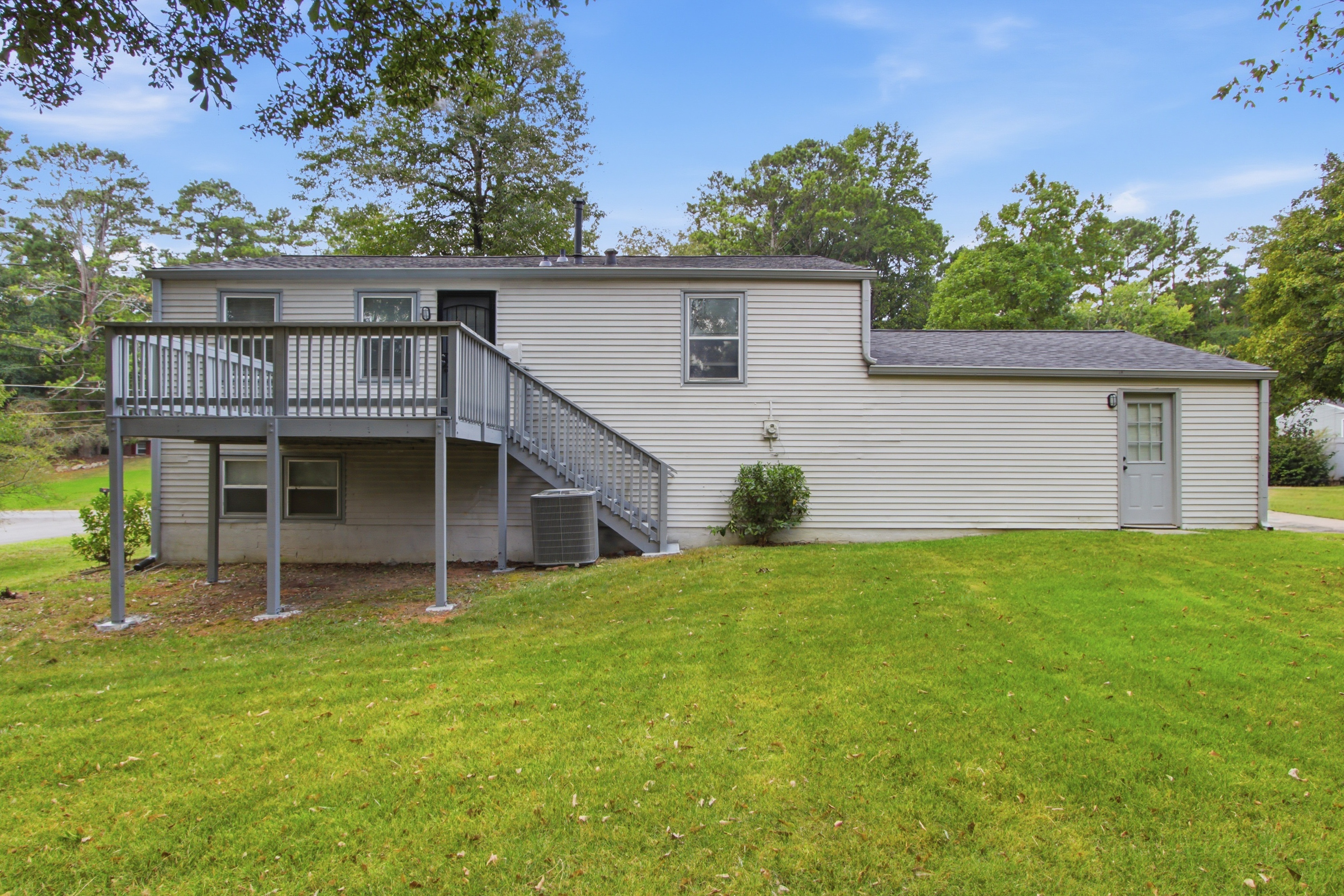 Photo 5 of 30 of 3724 Bramblevine Cir, Lithonia, GA