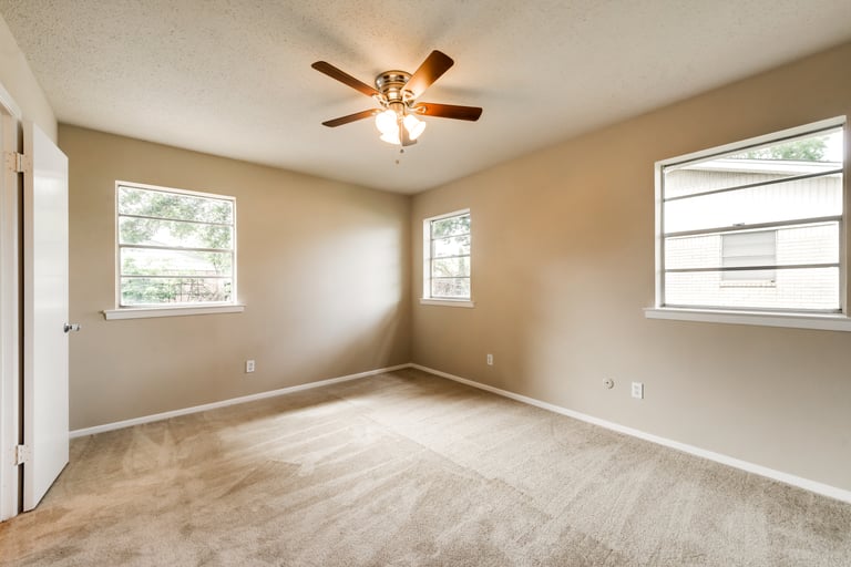 Photo 12 of 20 - 5201 Cloyce Ct, North Richland Hills, TX 76180