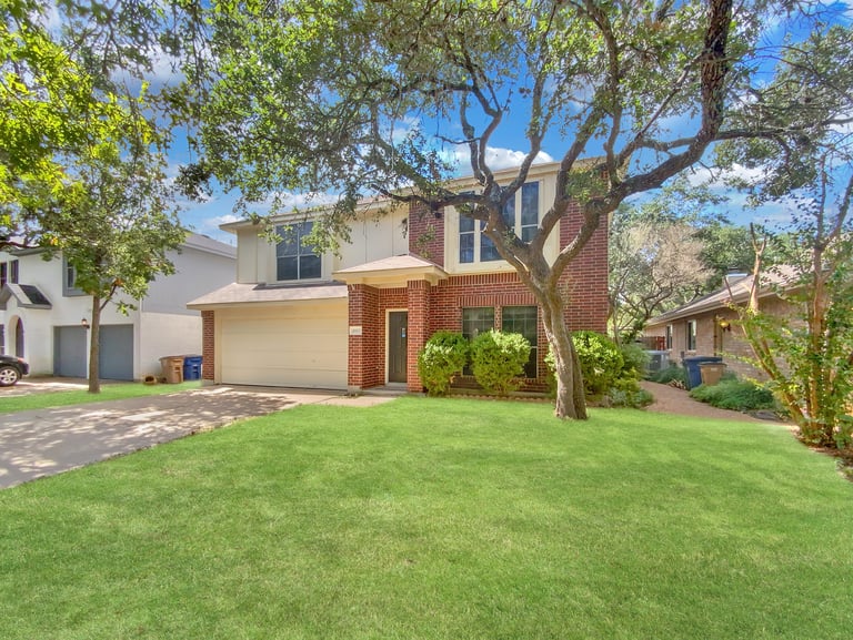 Photo 9 of 28 - 4803 Alta Loma Dr, Austin, TX 78749