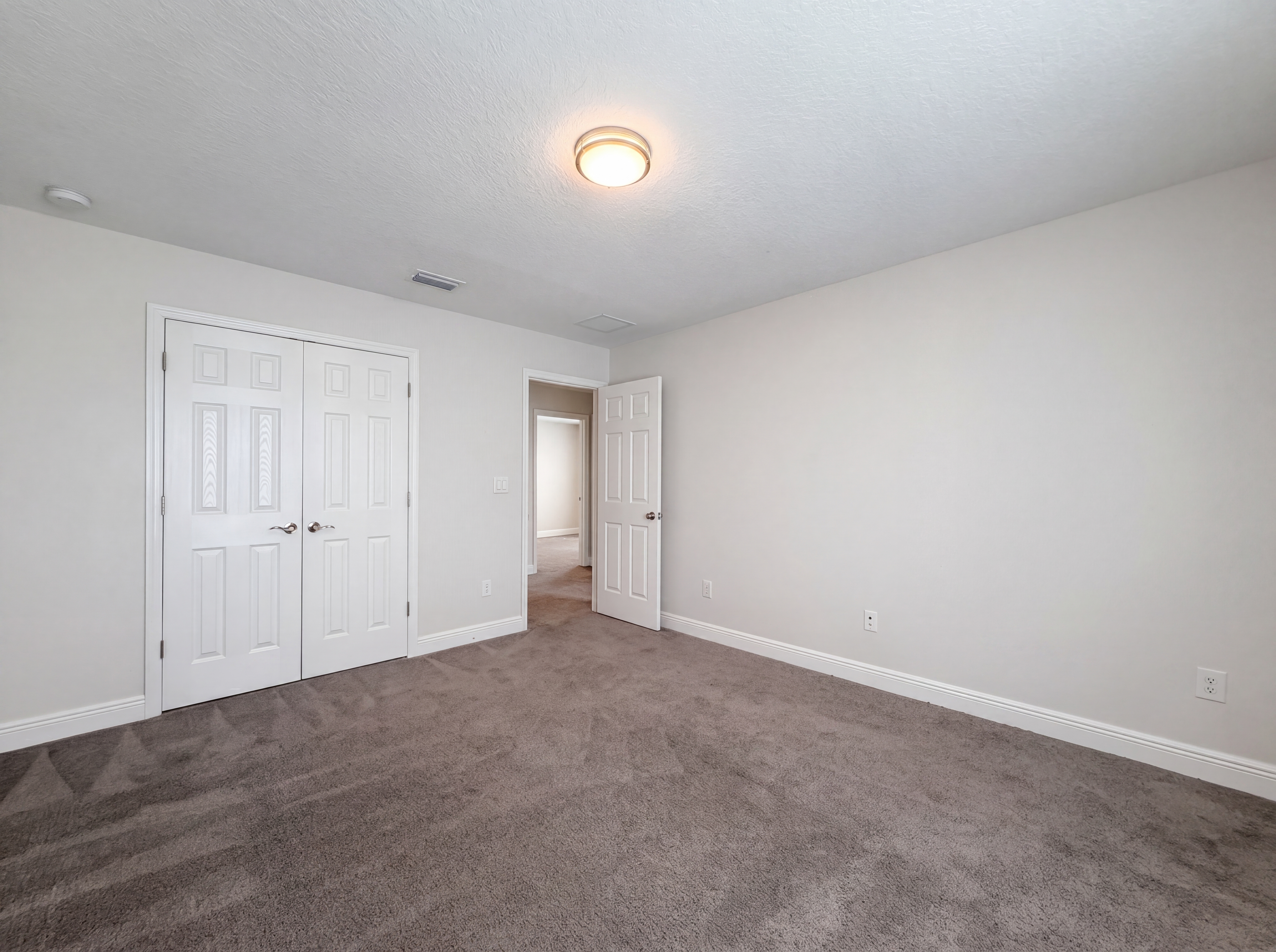 Photo 21 of 33 of 12643 Horseshoe Bend Dr, Lithia, FL