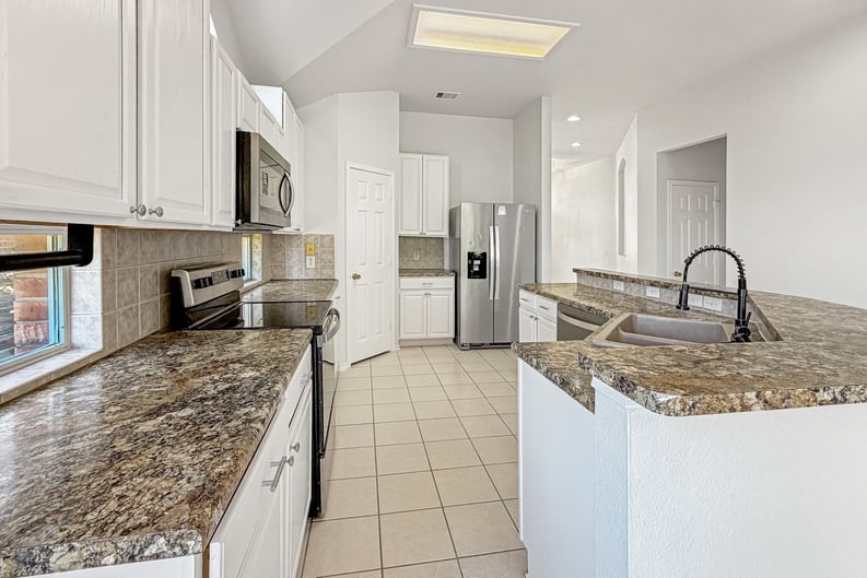 Property photo 2 of 21607 Rio Comal