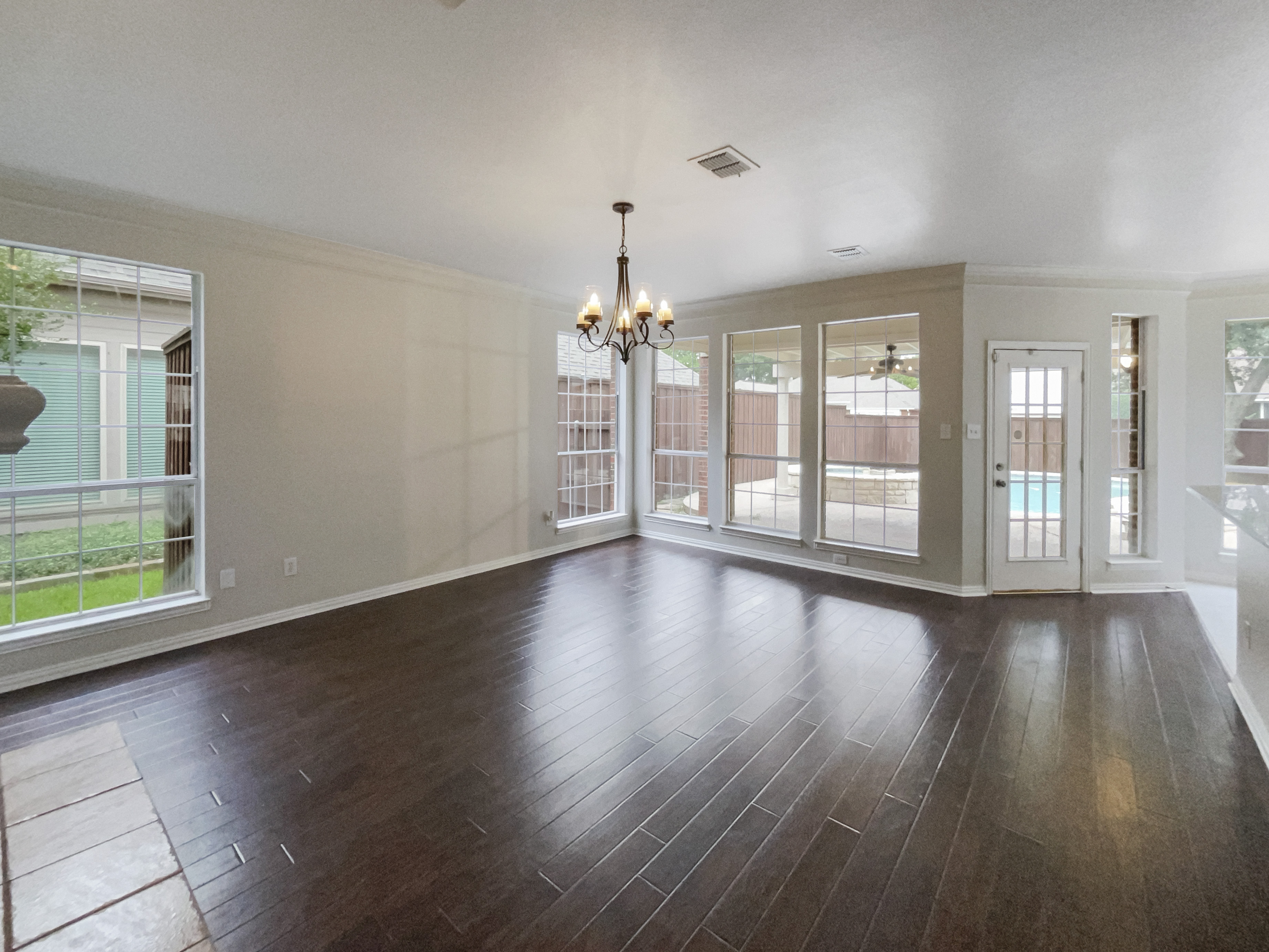 Photo 17 of 41 of 413 Thunderbrook Rd, Garland, TX