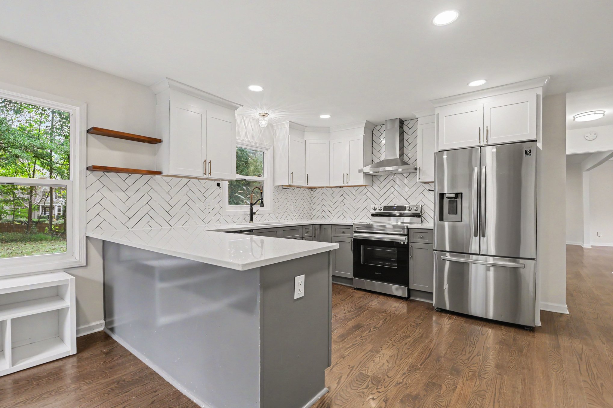 Photo 2 of 20 of 1772 Huntingford Dr, Marietta, GA
