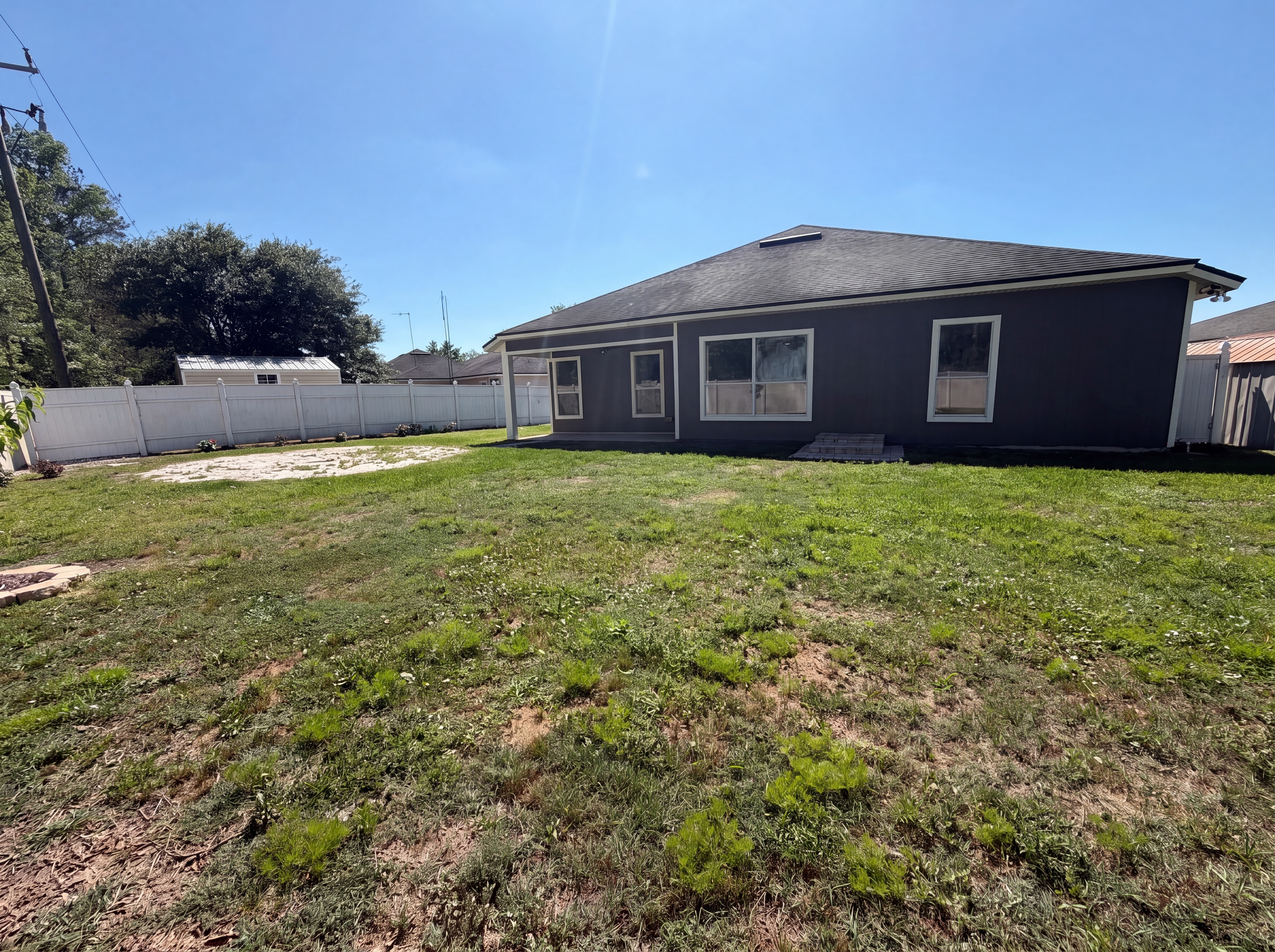 Photo 5 of 21 of 45168 Ingleham Cir, Callahan, FL