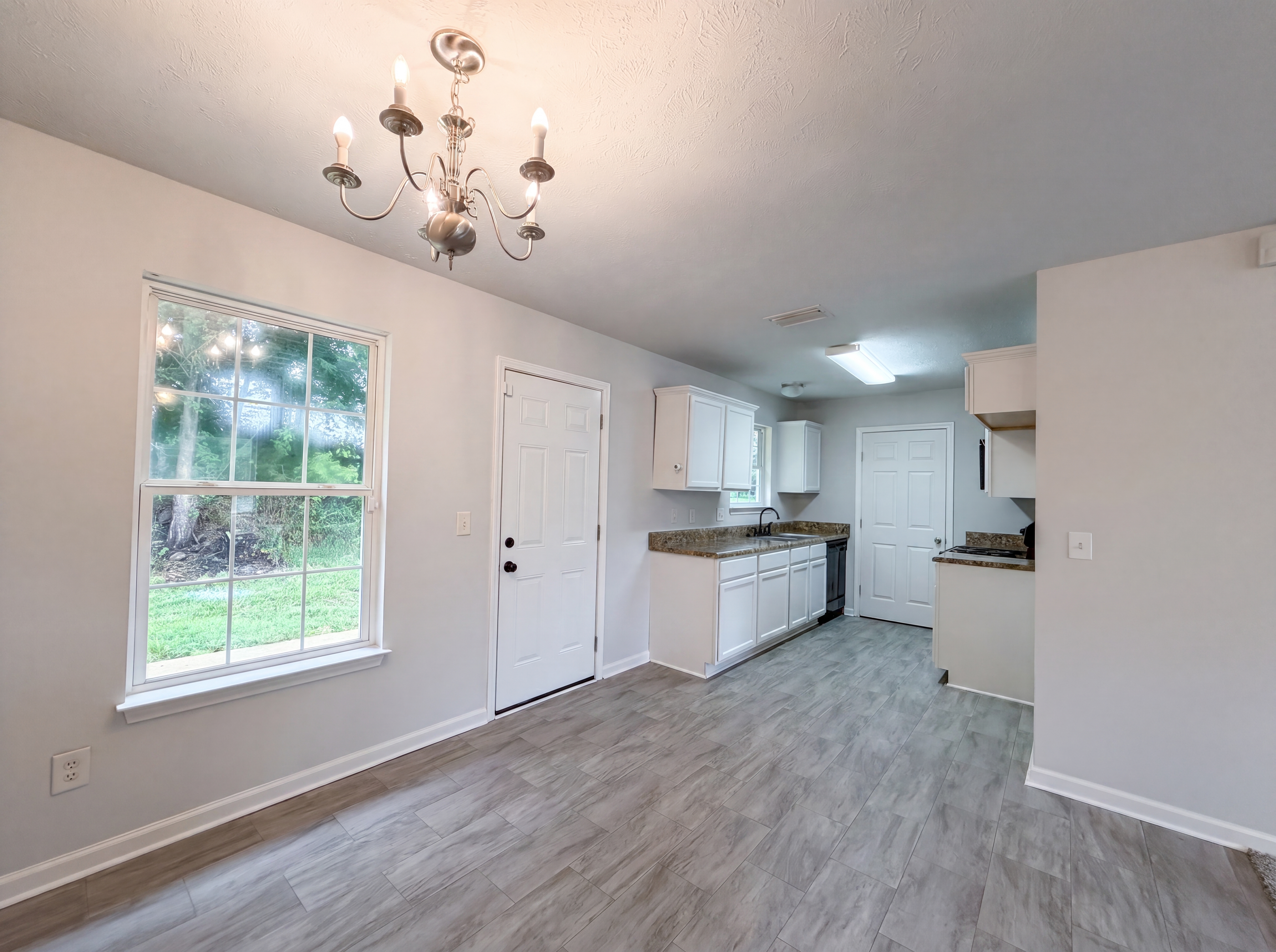 Photo 8 of 21 of 1125 Sima Shabat Ct, La Vergne, TN