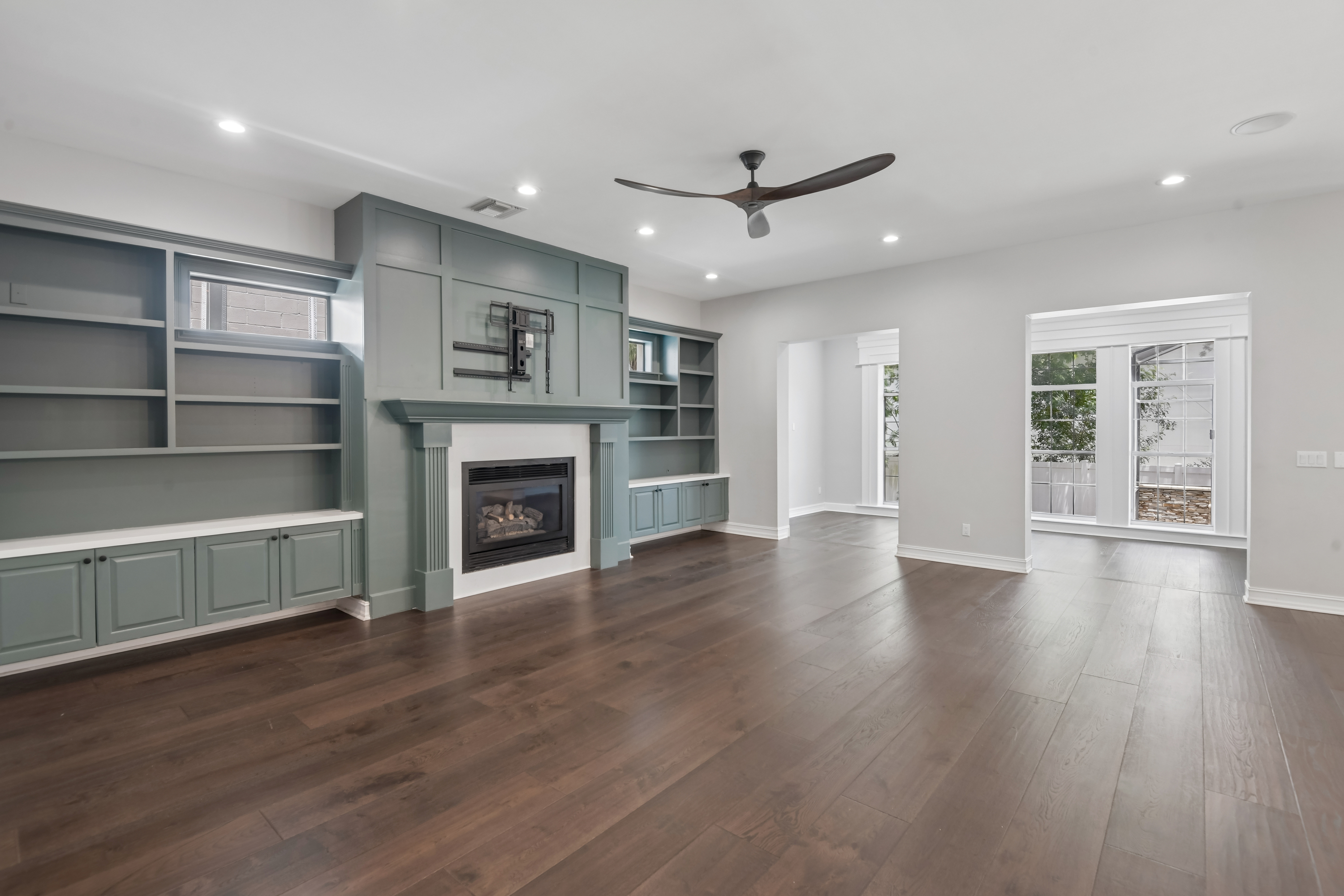 Photo 13 of 62 of 5105 W Neptune Way, Tampa, FL