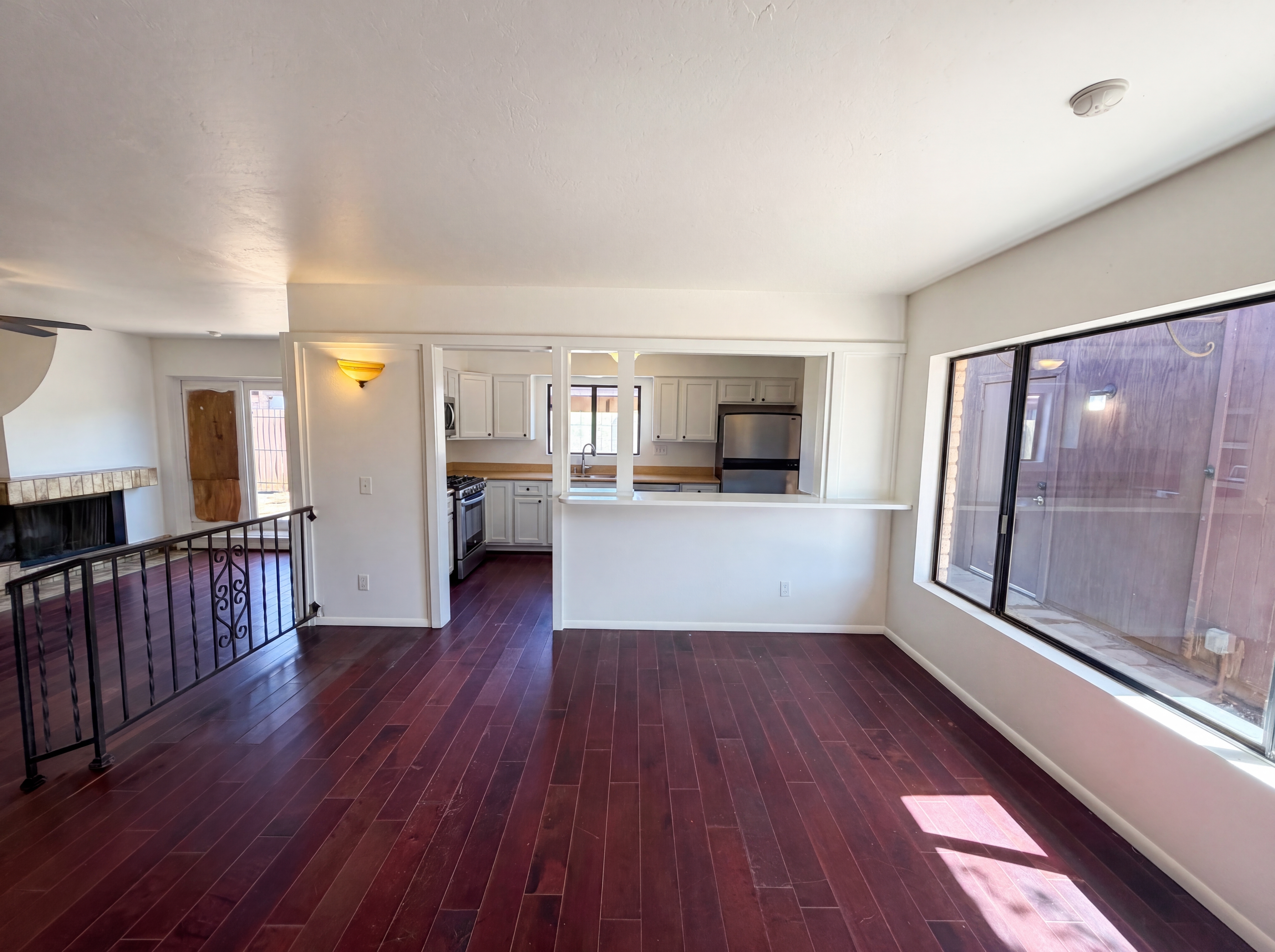 Photo 7 of 25 of 2326 W Paradise Dr, Phoenix, AZ