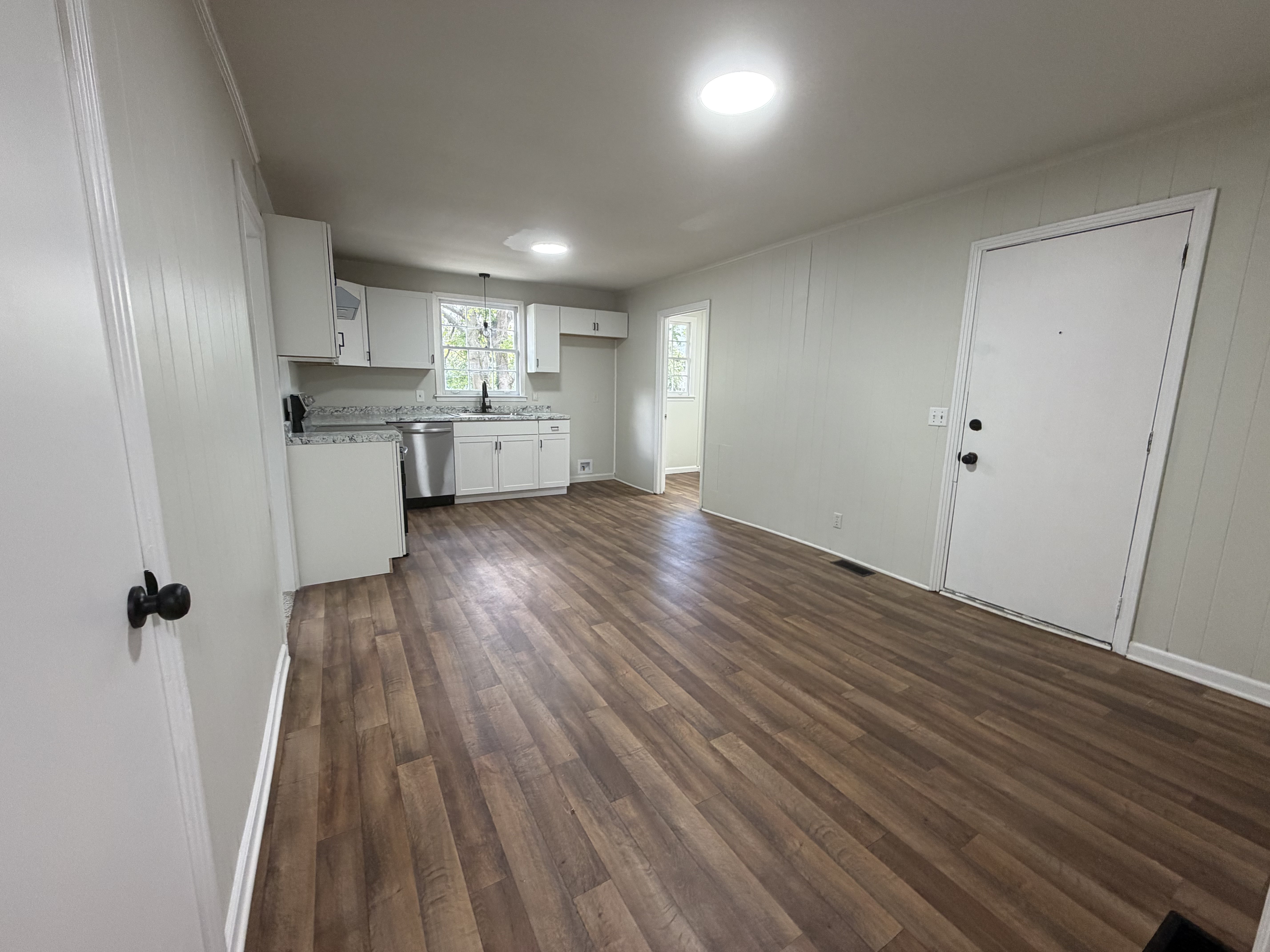Photo 13 of 16 of 1004 Glenview Dr, Nashville, TN