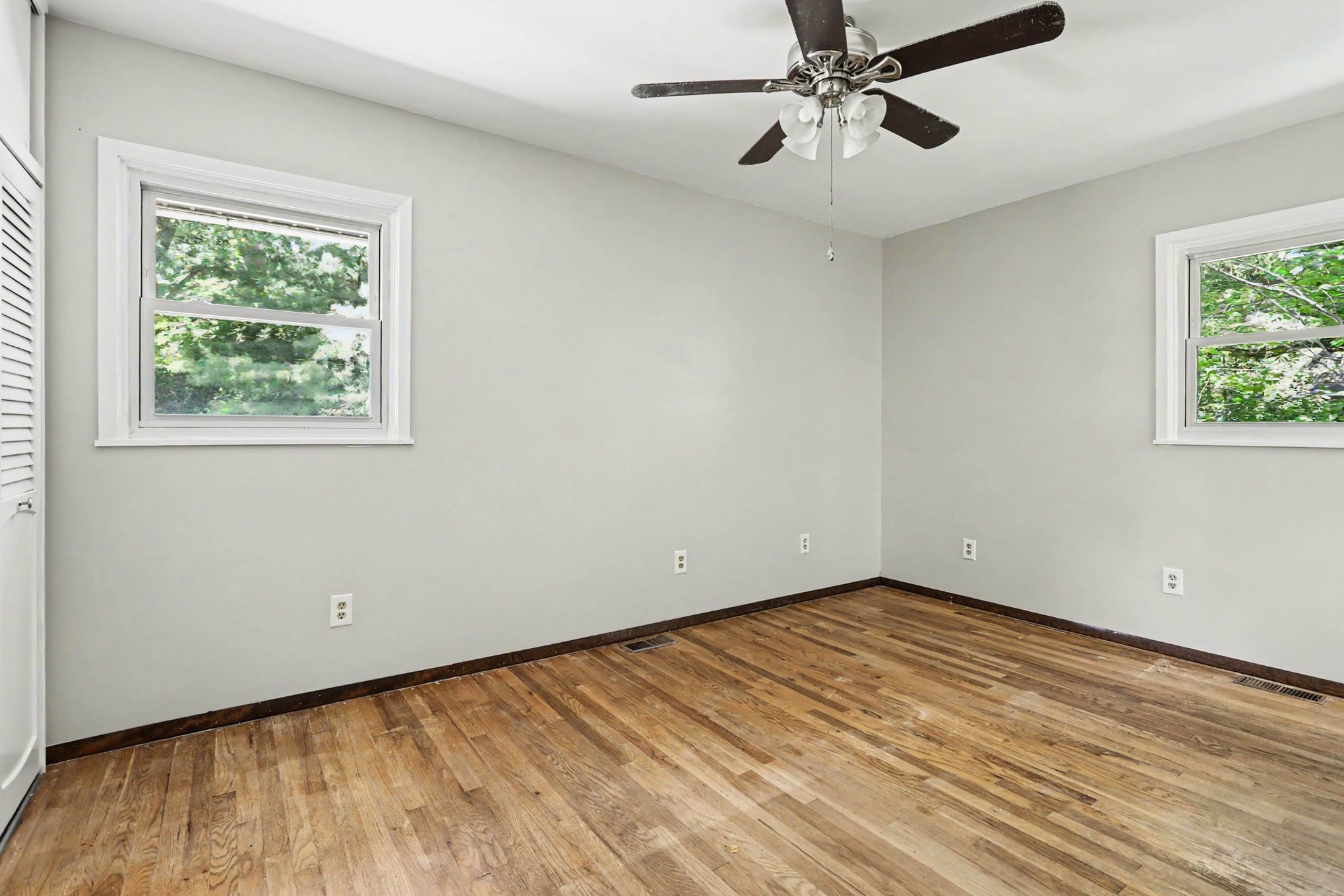Photo 4 of 15 of 724 Chippewa Trl, Niles, MI