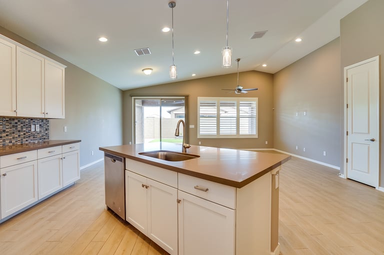 Photo 3 of 21 - 10416 E Sebring Ave, Mesa, AZ 85212