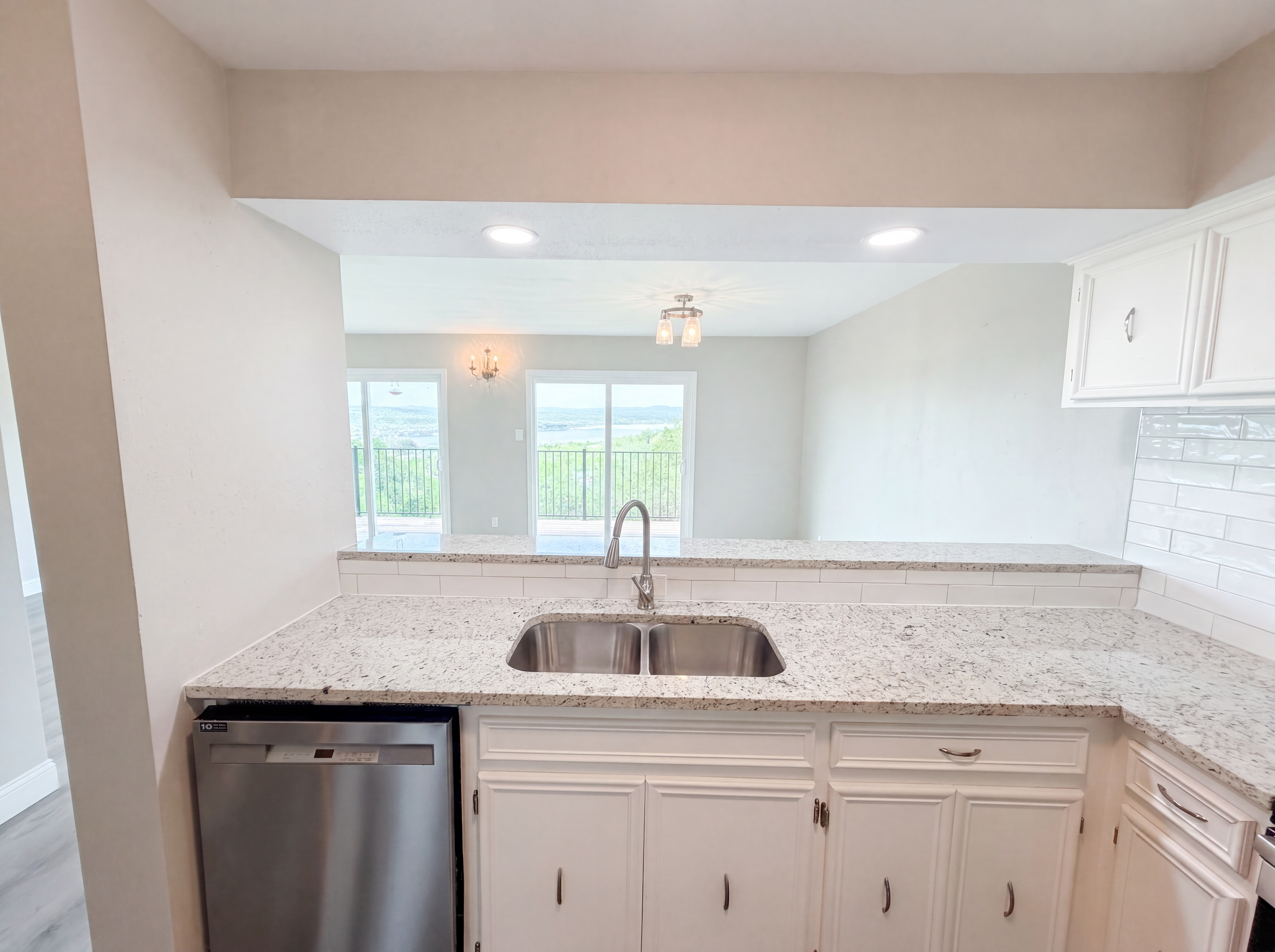 Photo 8 of 19 of 3216 Poe Cv, Lago Vista, TX