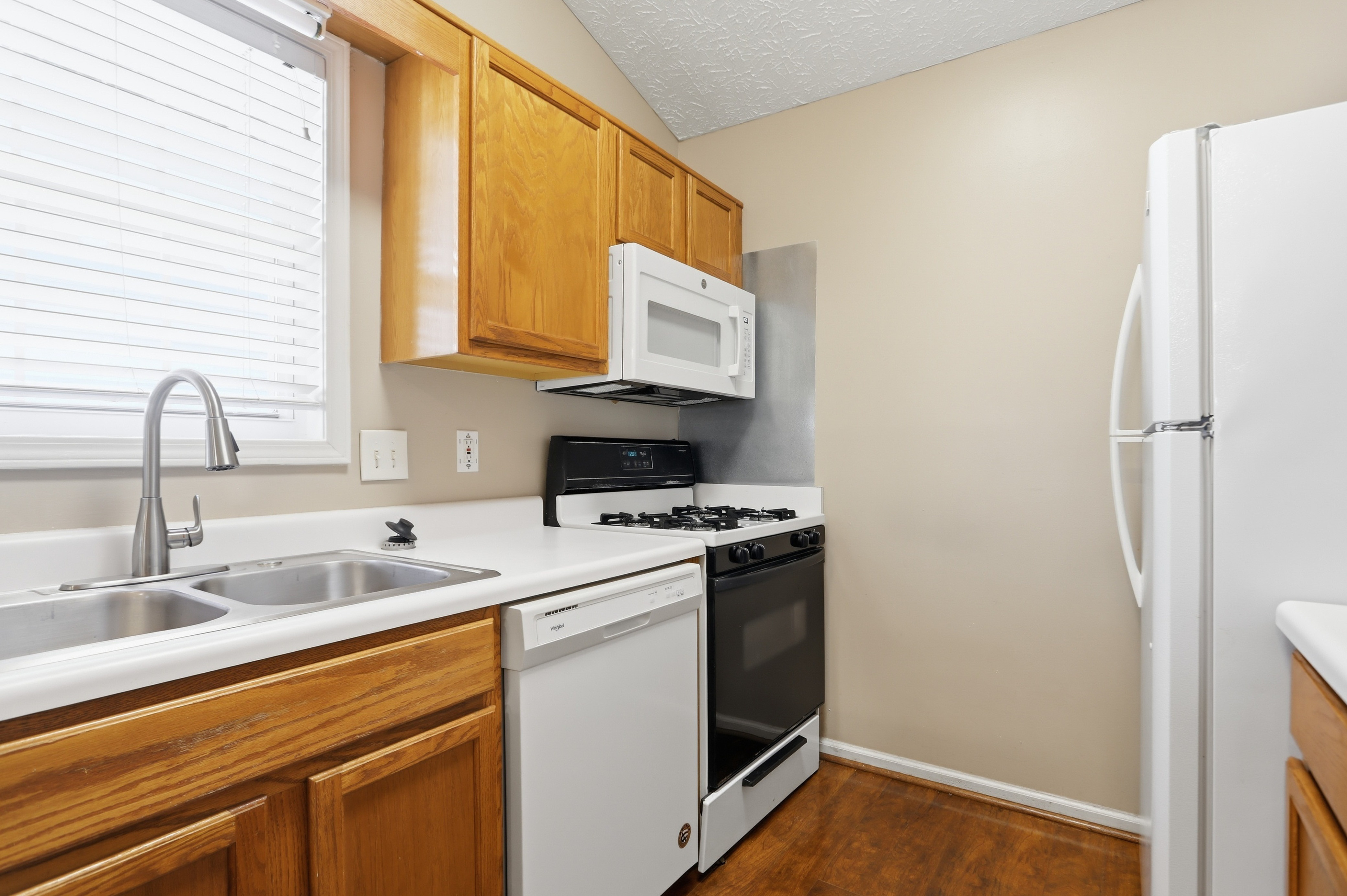 Photo 8 of 23 of 1148 Britley Park Ln, Woodstock, GA