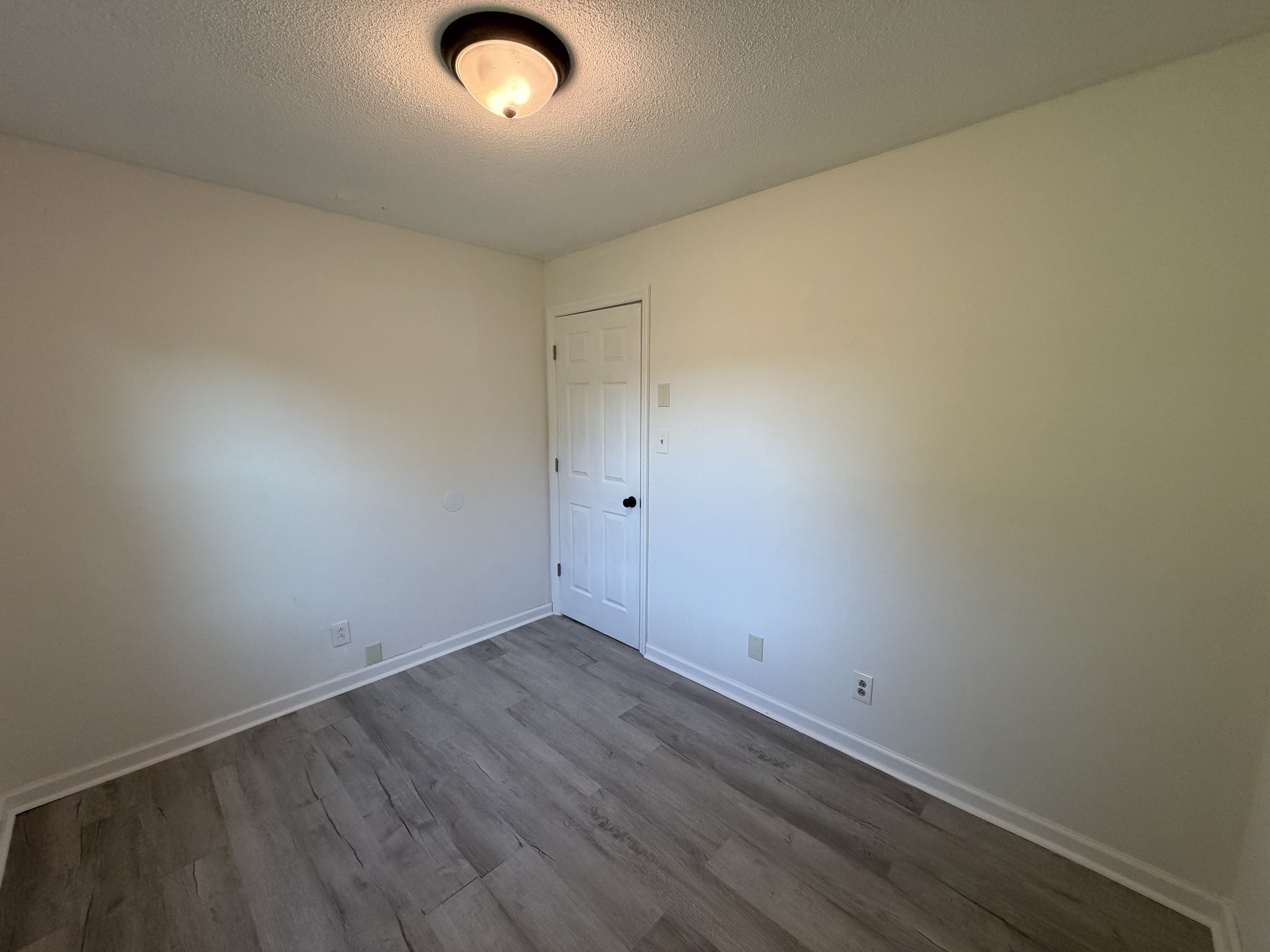 Photo 16 of 27 of 7301 Meadowbrook Cir, Knoxville, TN