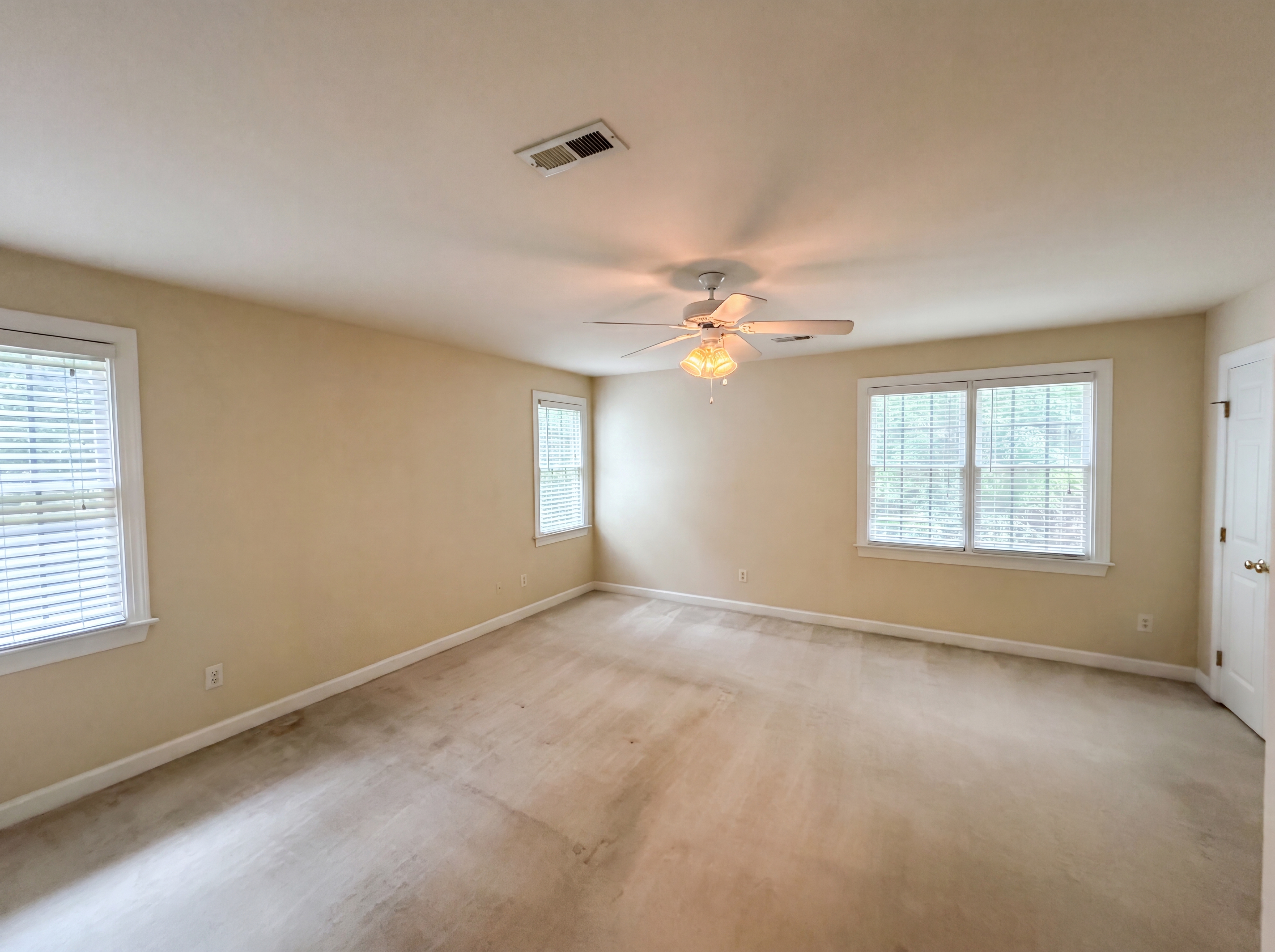 Photo 13 of 19 of 7301 Lakefall Dr, Wake Forest, NC